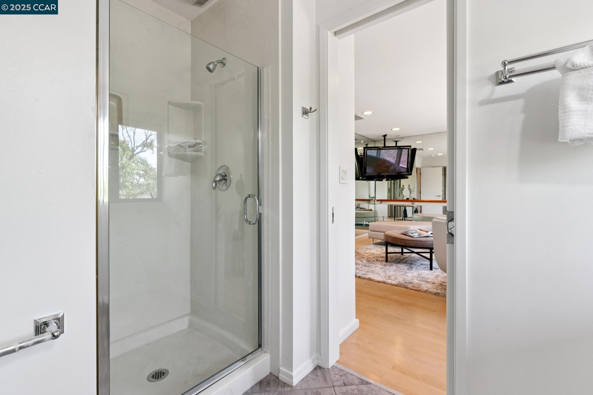 Detail Gallery Image 26 of 51 For 127 Devin Dr, Moraga,  CA 94556 - 6 Beds | 4/1 Baths