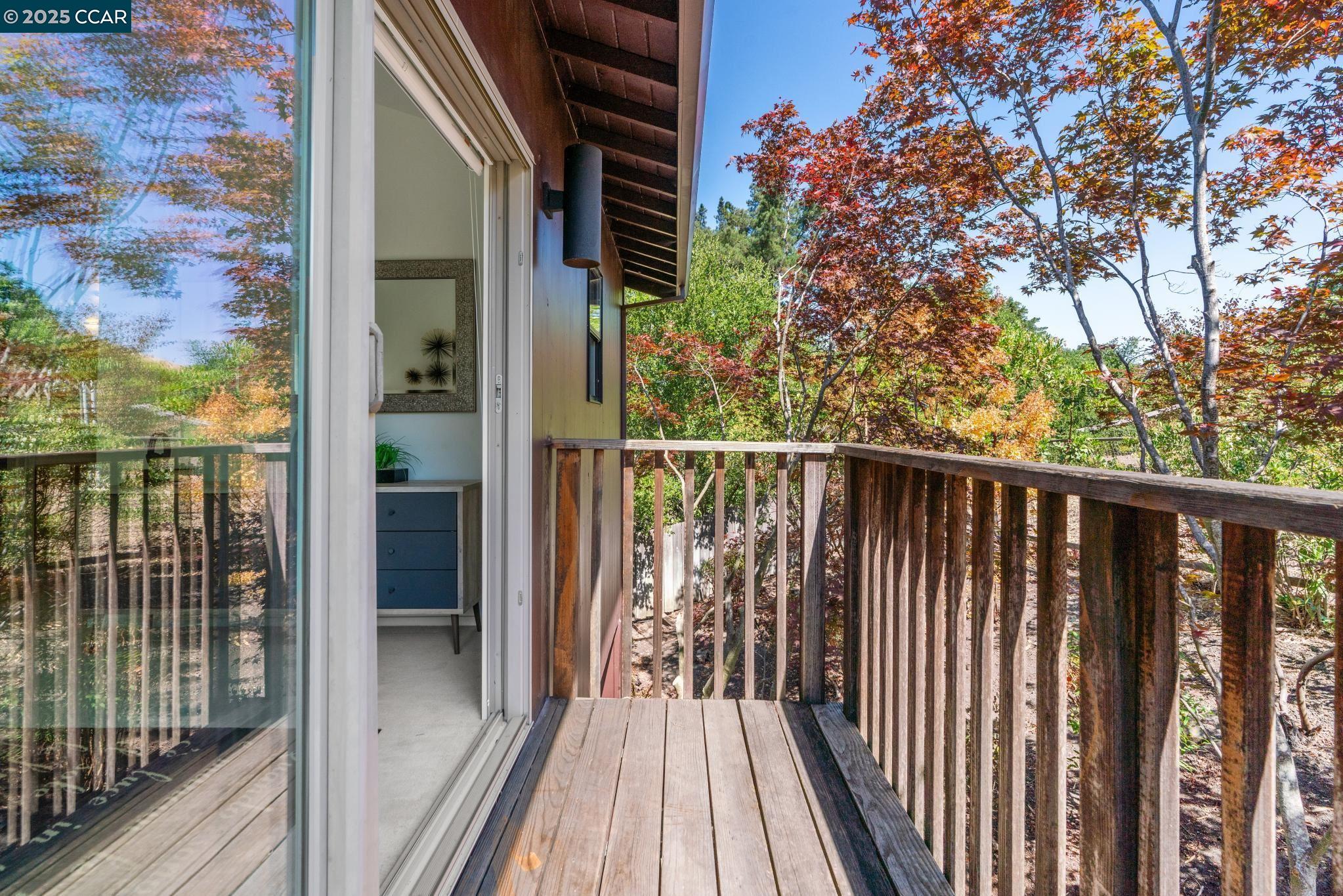 Detail Gallery Image 33 of 51 For 127 Devin Dr, Moraga,  CA 94556 - 6 Beds | 4/1 Baths