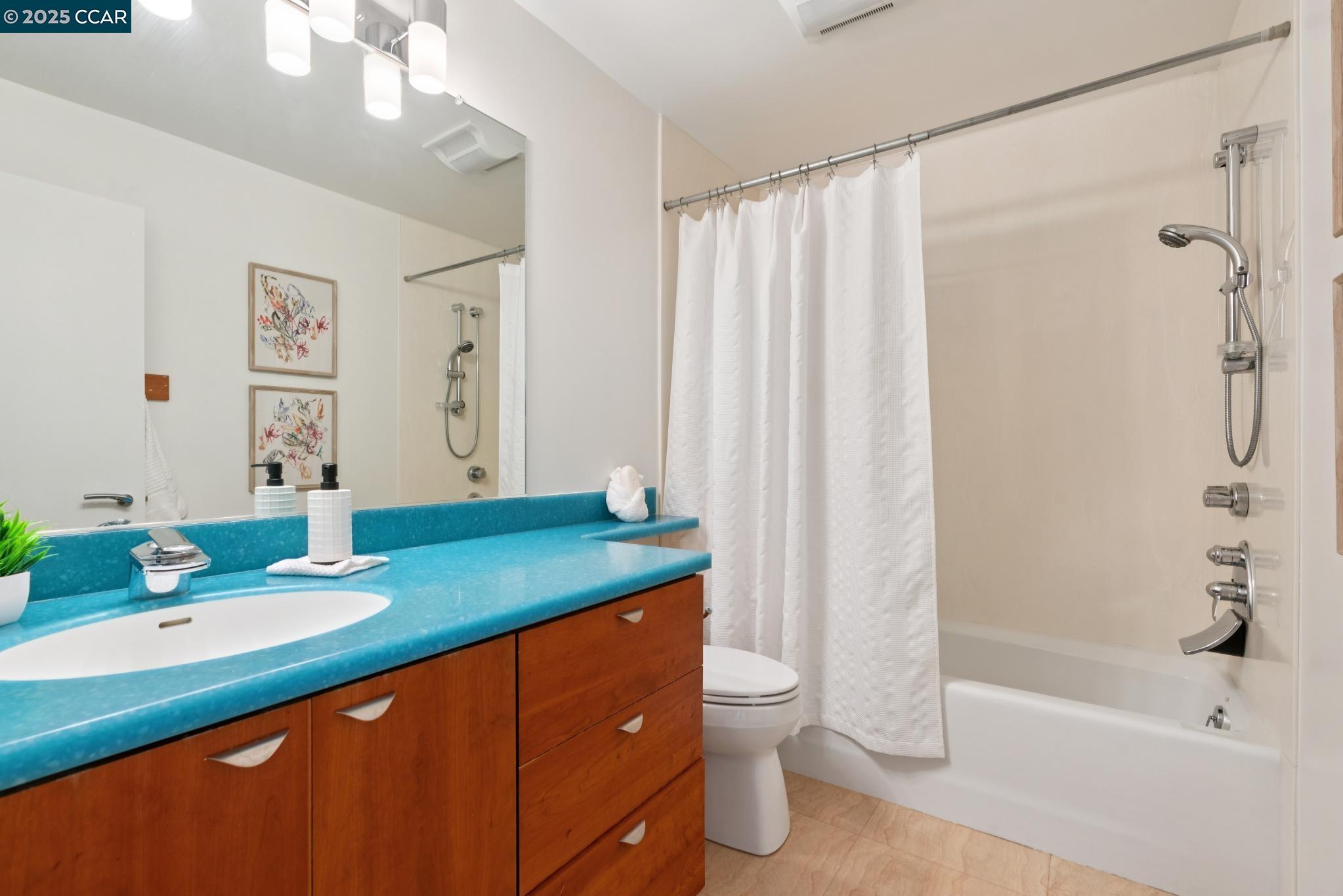 Detail Gallery Image 40 of 51 For 127 Devin Dr, Moraga,  CA 94556 - 6 Beds | 4/1 Baths