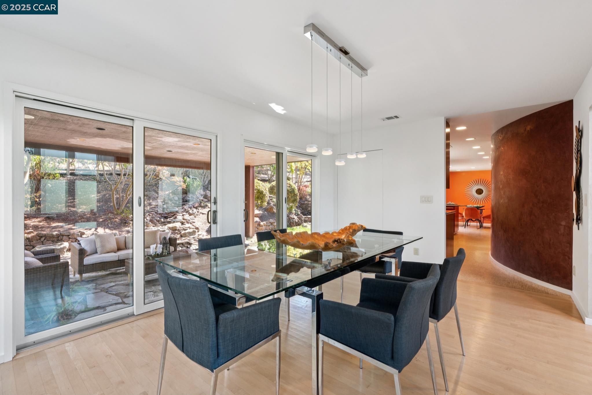 Detail Gallery Image 10 of 51 For 127 Devin Dr, Moraga,  CA 94556 - 6 Beds | 4/1 Baths