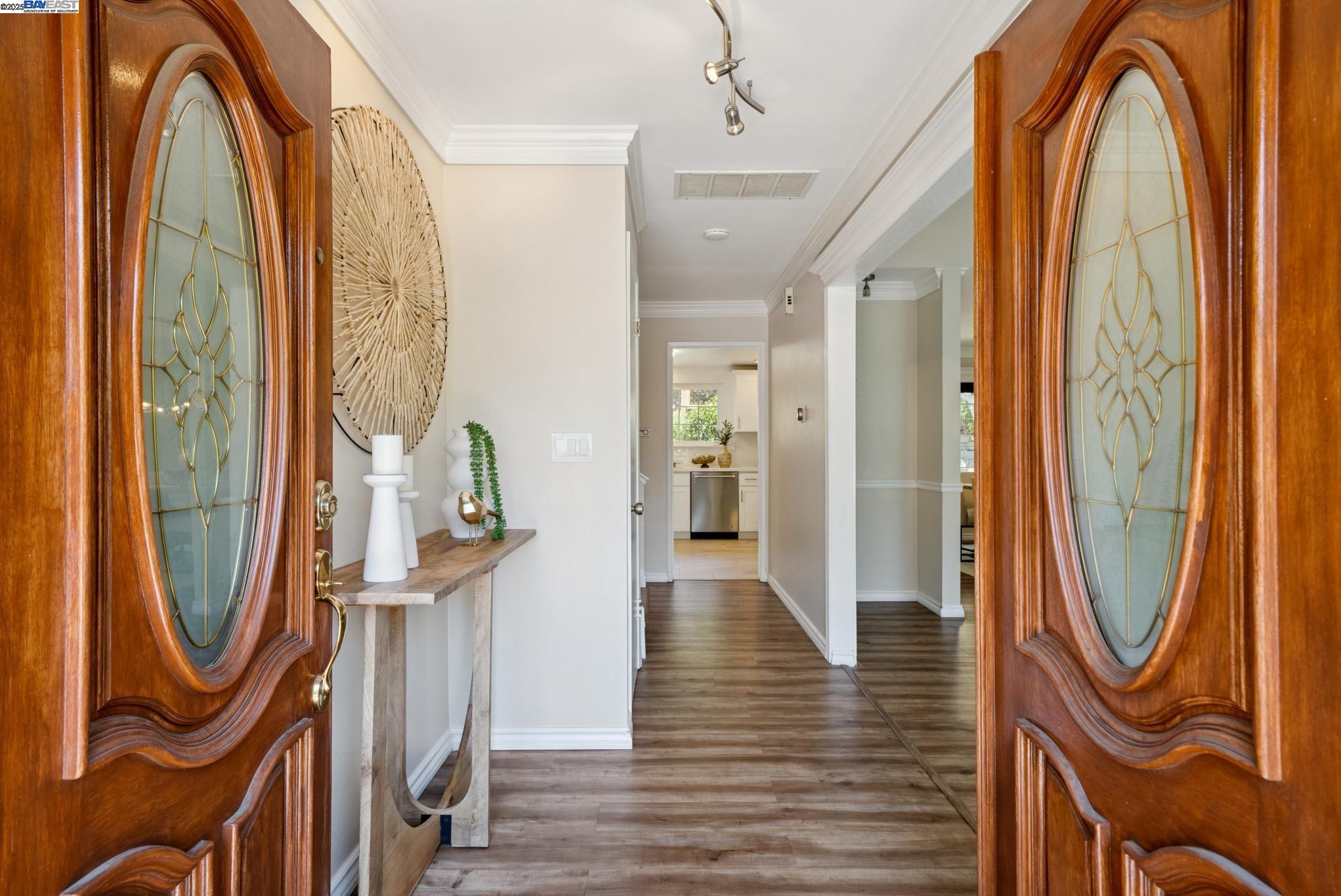 Detail Gallery Image 2 of 59 For 3430 Eureka Ct, Hayward,  CA 94542 - 3 Beds | 2/1 Baths