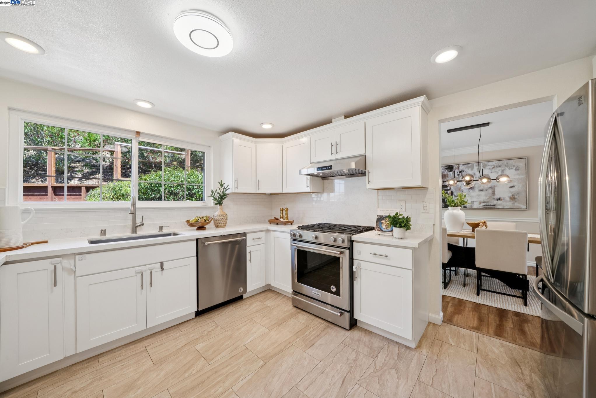 Detail Gallery Image 15 of 59 For 3430 Eureka Ct, Hayward,  CA 94542 - 3 Beds | 2/1 Baths