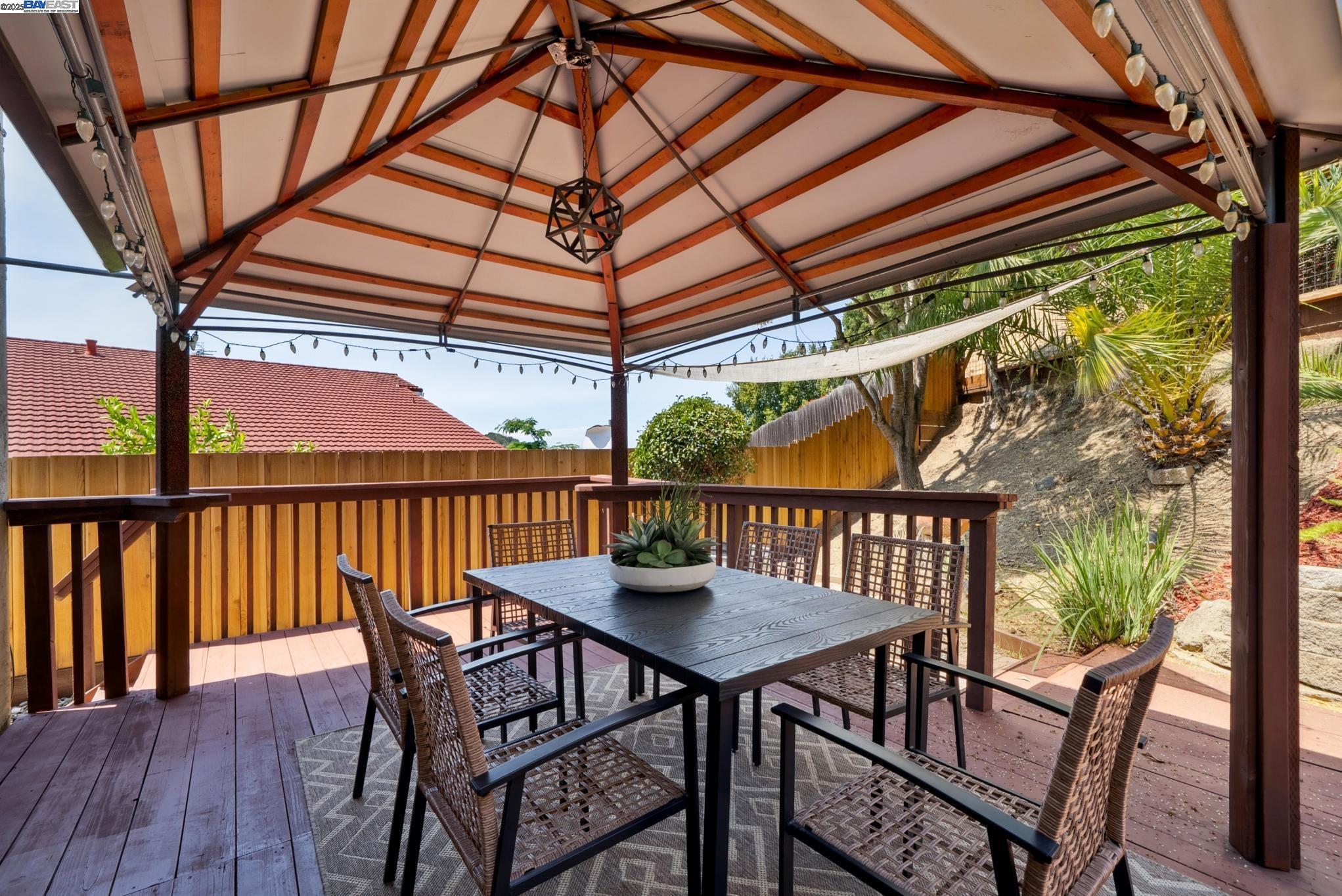Detail Gallery Image 39 of 59 For 3430 Eureka Ct, Hayward,  CA 94542 - 3 Beds | 2/1 Baths