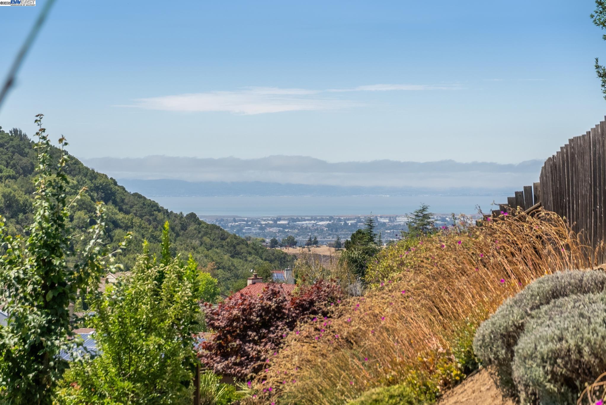 Detail Gallery Image 42 of 59 For 3430 Eureka Ct, Hayward,  CA 94542 - 3 Beds | 2/1 Baths