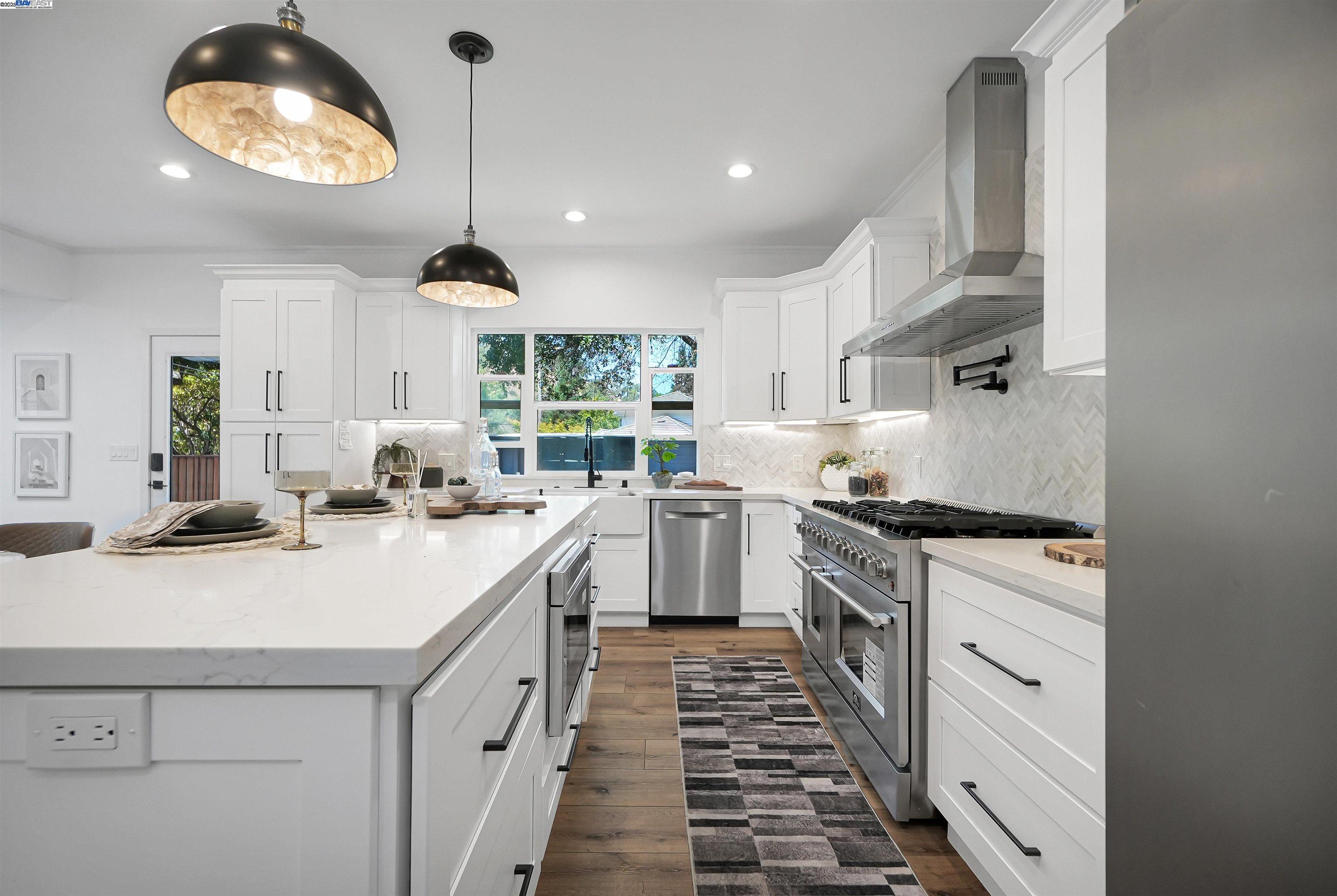 Detail Gallery Image 2 of 29 For 250 Castle Hill Ranch Rd, Walnut Creek,  CA 94595 - 3 Beds | 3 Baths