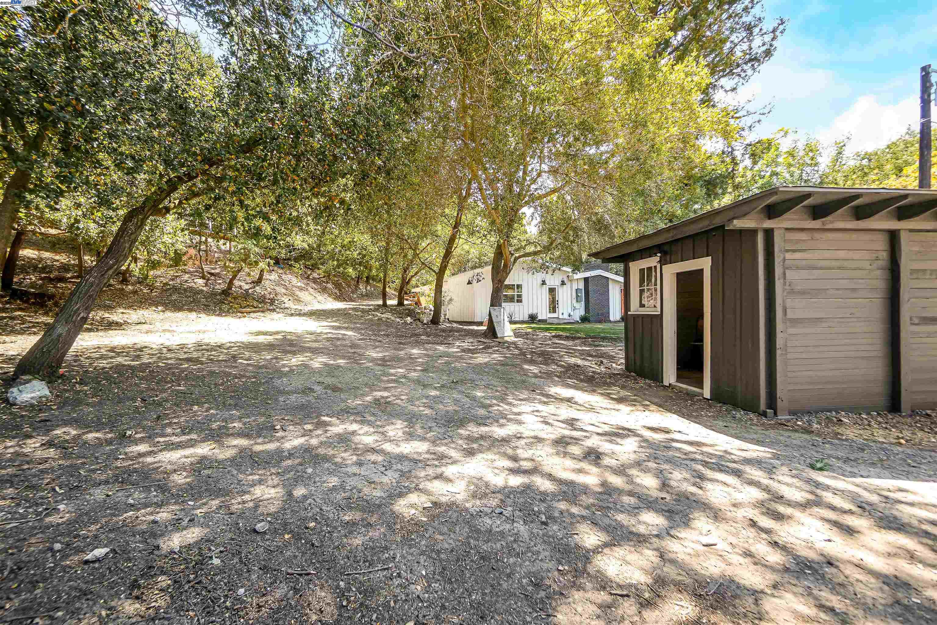 Detail Gallery Image 21 of 29 For 250 Castle Hill Ranch Rd, Walnut Creek,  CA 94595 - 3 Beds | 3 Baths