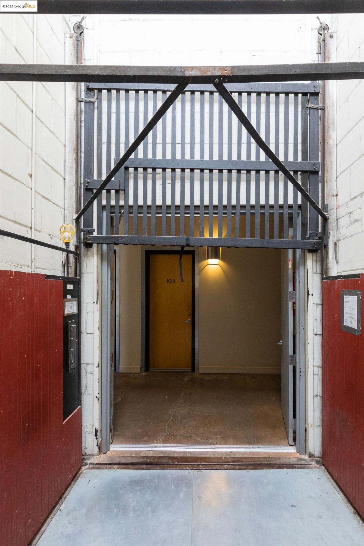 Detail Gallery Image 35 of 37 For 1018 4th Ave #302,  Oakland,  CA 94606 - 1 Beds | 1 Baths