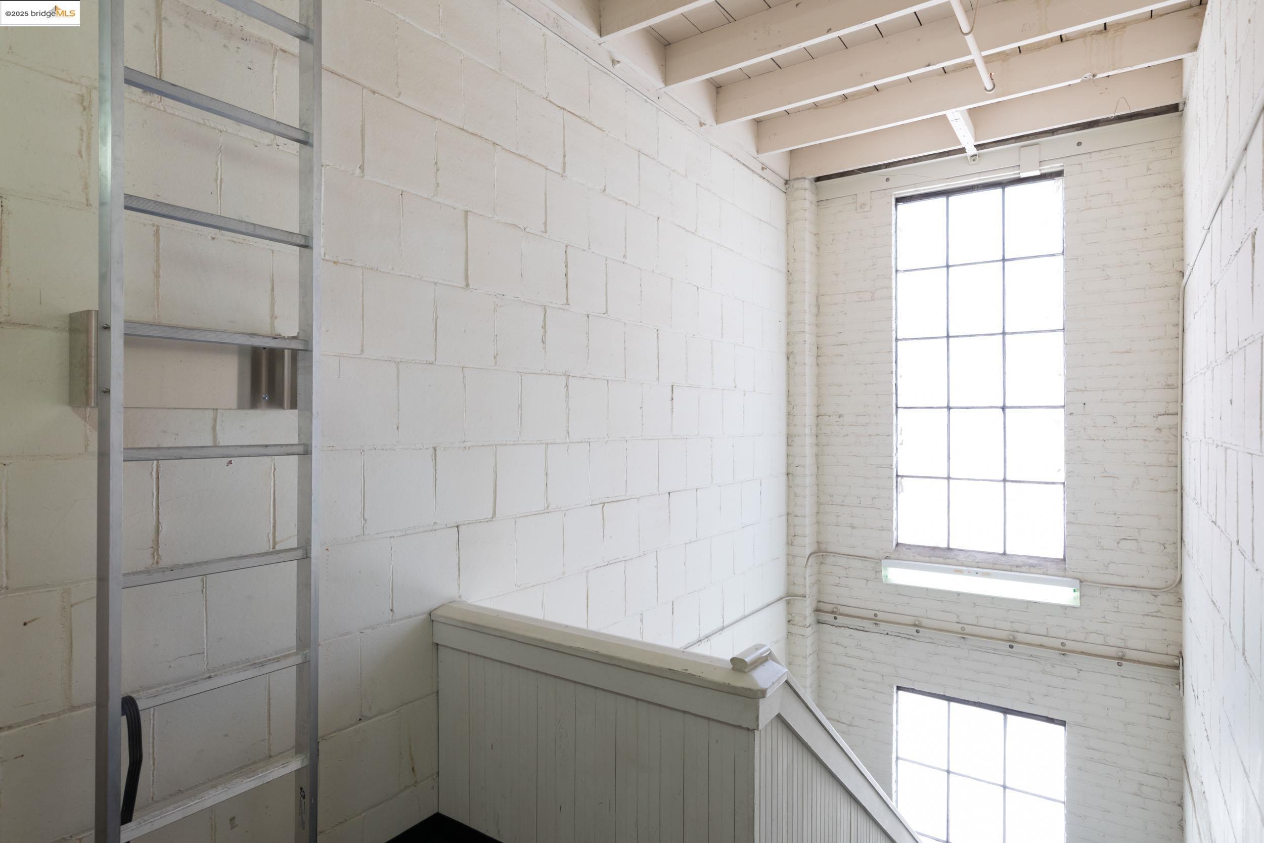 Detail Gallery Image 37 of 37 For 1018 4th Ave #302,  Oakland,  CA 94606 - 1 Beds | 1 Baths