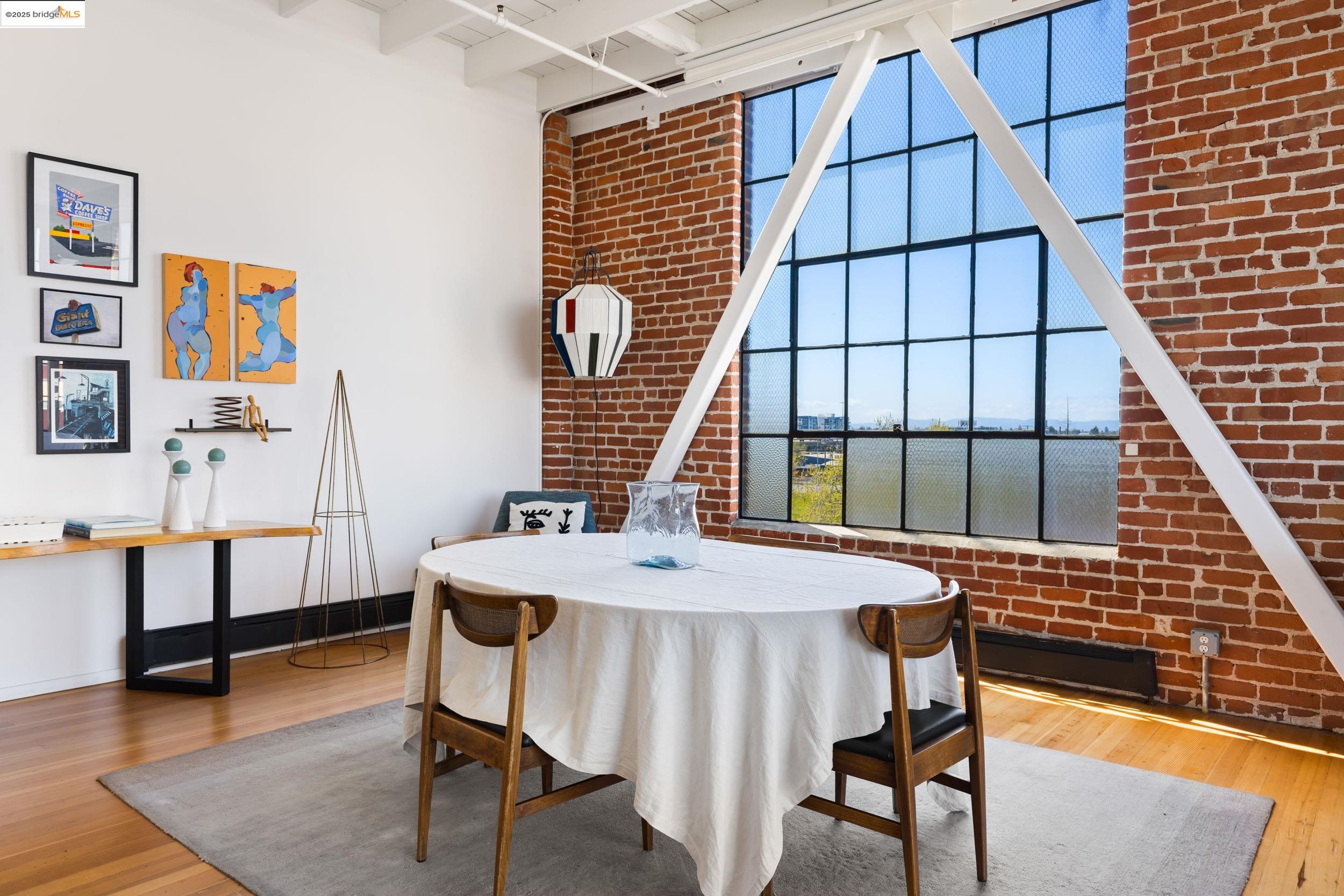 Detail Gallery Image 10 of 37 For 1018 4th Ave #302,  Oakland,  CA 94606 - 1 Beds | 1 Baths