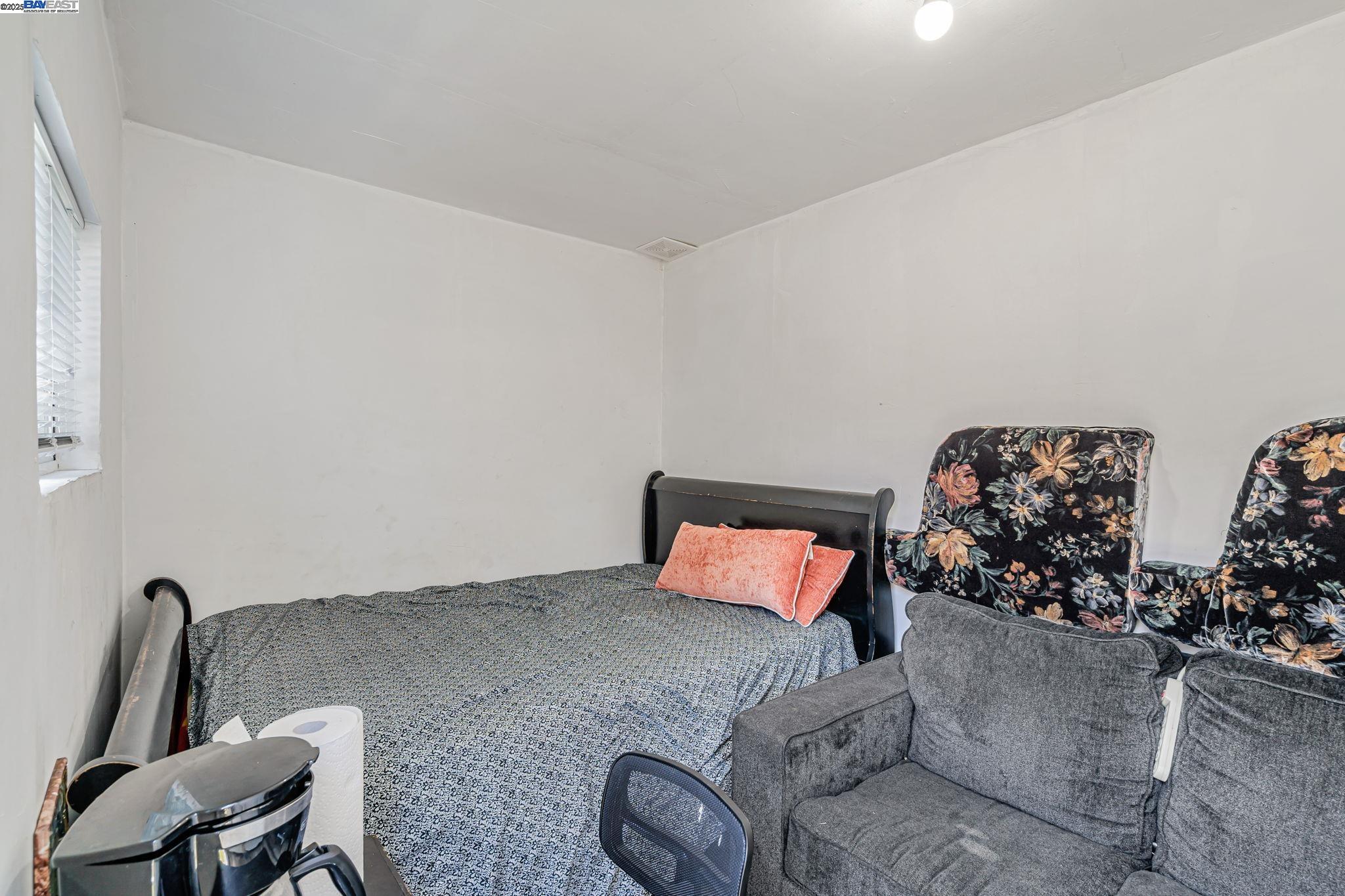 Detail Gallery Image 14 of 24 For 2530 Market St, Oakland,  CA 94607 - 2 Beds | 1 Baths