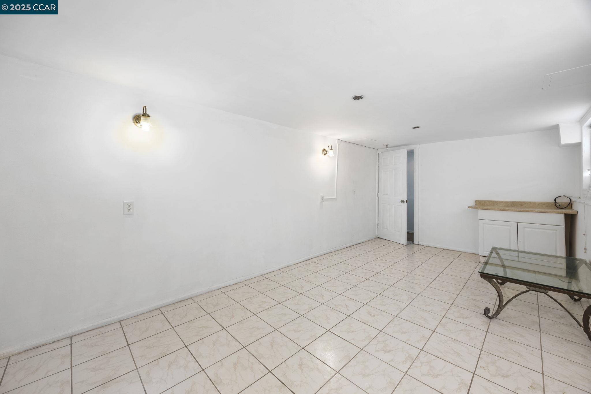 Detail Gallery Image 22 of 29 For 1220 Chestnut St, Alameda,  CA 94501 - – Beds | – Baths