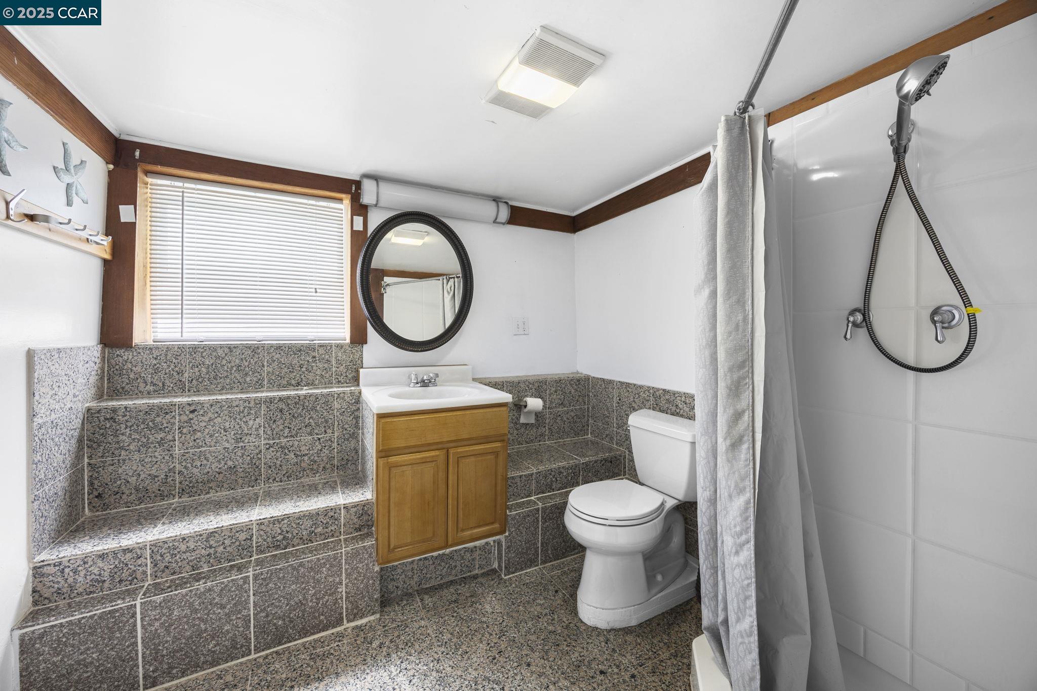 Detail Gallery Image 23 of 29 For 1220 Chestnut St, Alameda,  CA 94501 - – Beds | – Baths