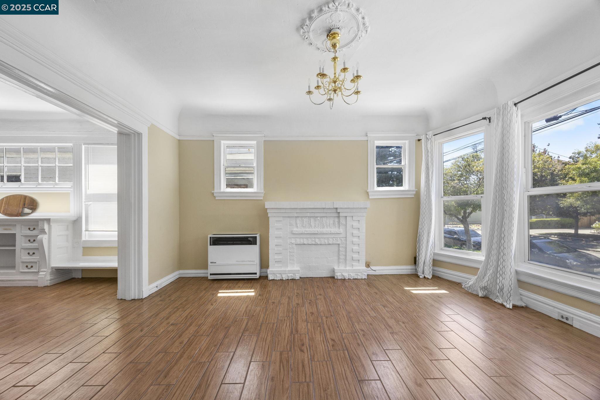 Detail Gallery Image 7 of 29 For 1220 Chestnut St, Alameda,  CA 94501 - – Beds | – Baths