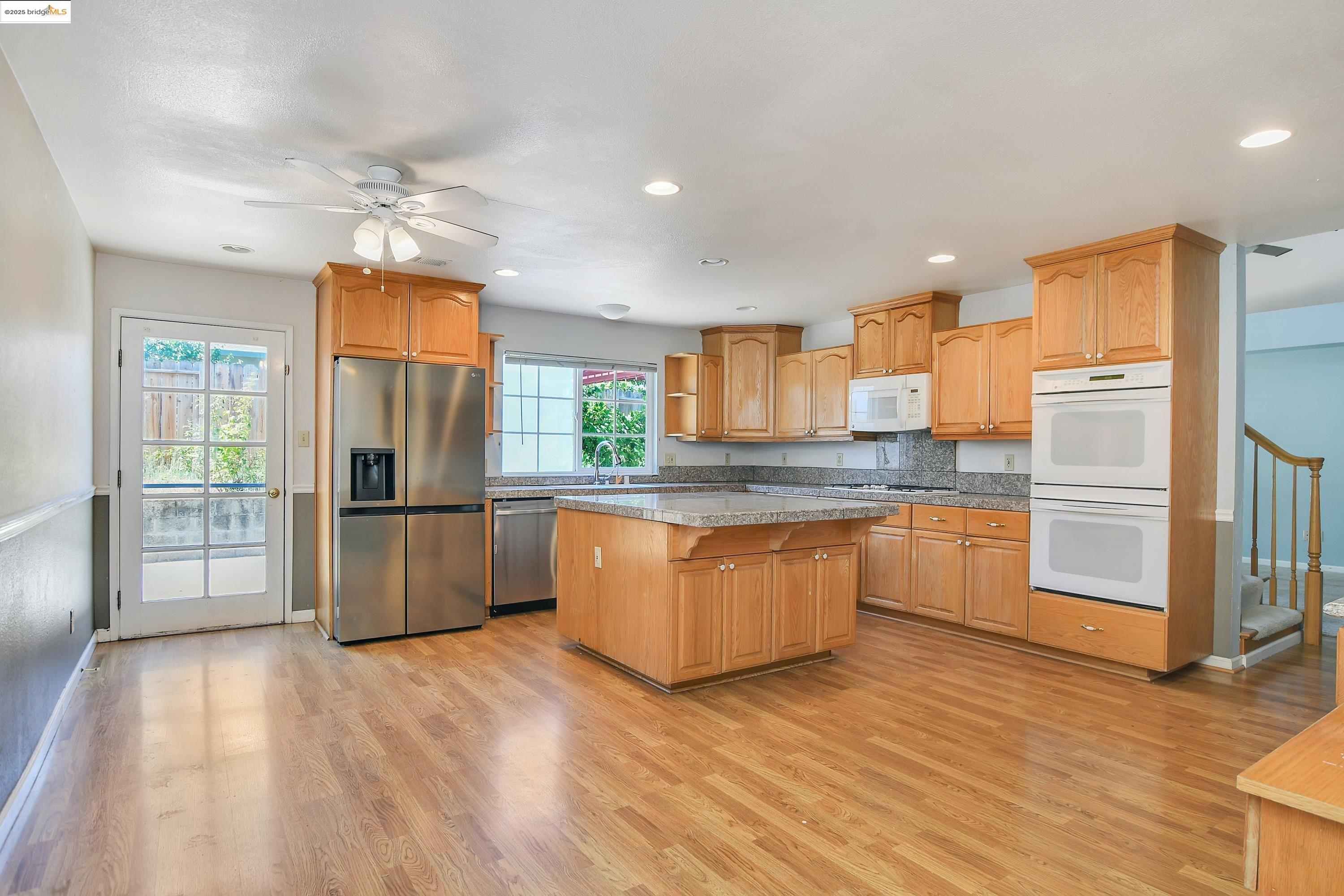 Detail Gallery Image 7 of 33 For 951 Lexington Pl, San Ramon,  CA 94583 - 4 Beds | 3 Baths