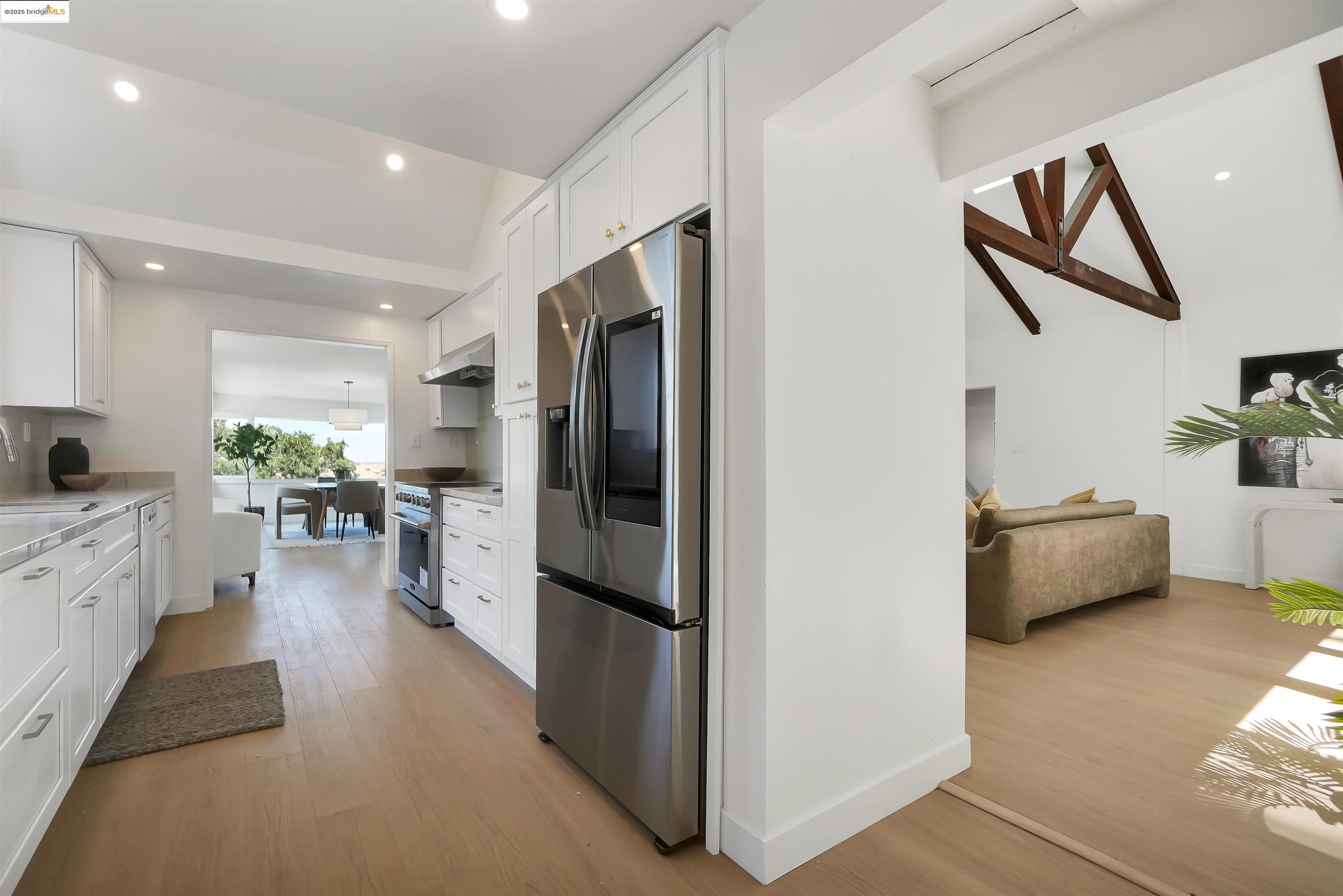 Detail Gallery Image 11 of 53 For 102 Castlewood, Pleasanton,  CA 94566 - 5 Beds | 3 Baths