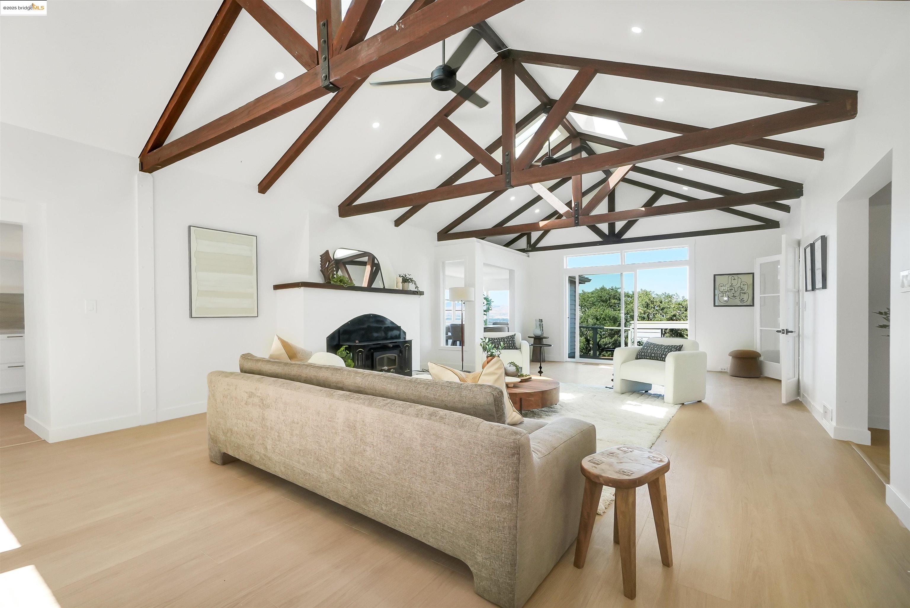Detail Gallery Image 3 of 53 For 102 Castlewood, Pleasanton,  CA 94566 - 5 Beds | 3 Baths