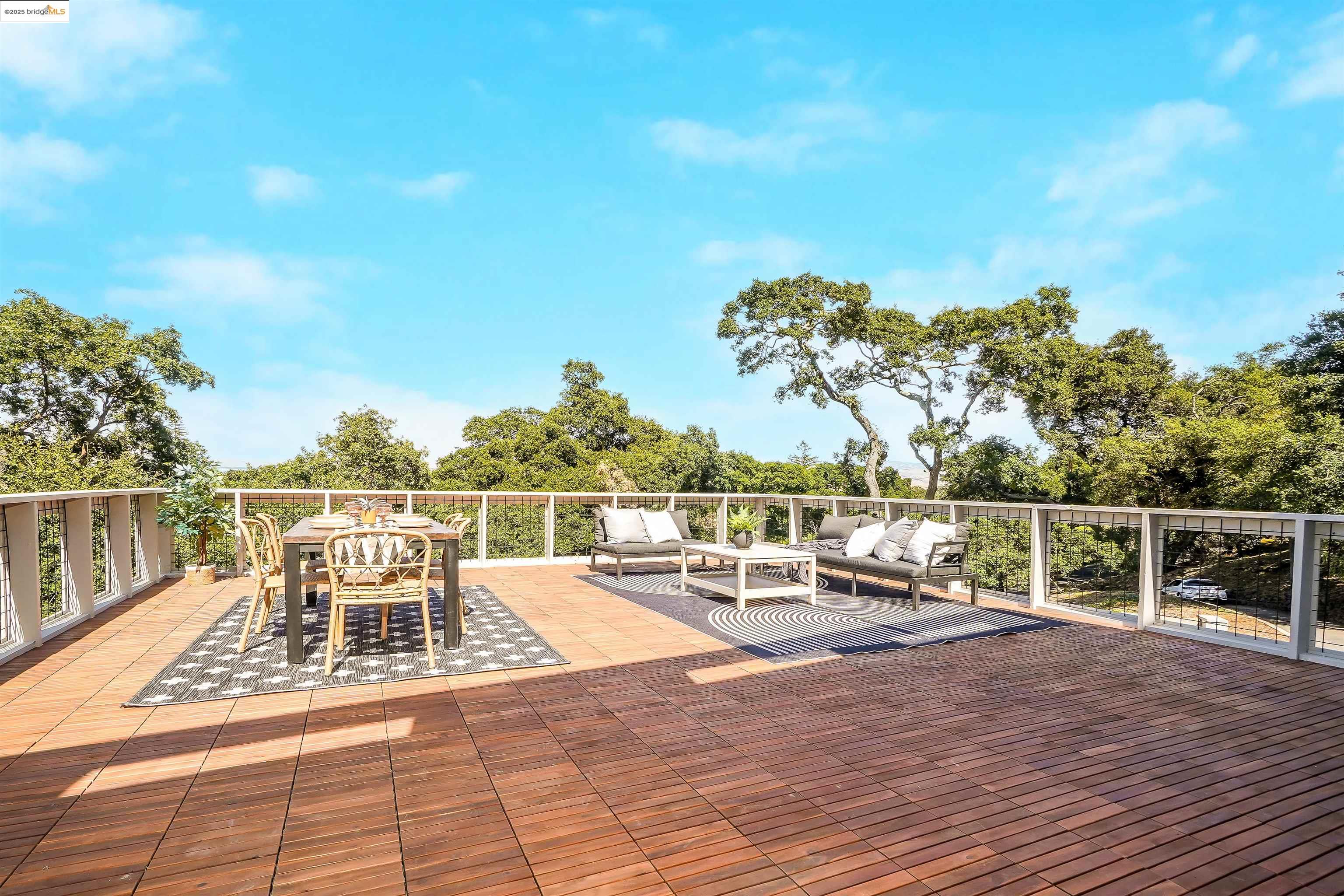 Detail Gallery Image 25 of 53 For 102 Castlewood, Pleasanton,  CA 94566 - 5 Beds | 3 Baths