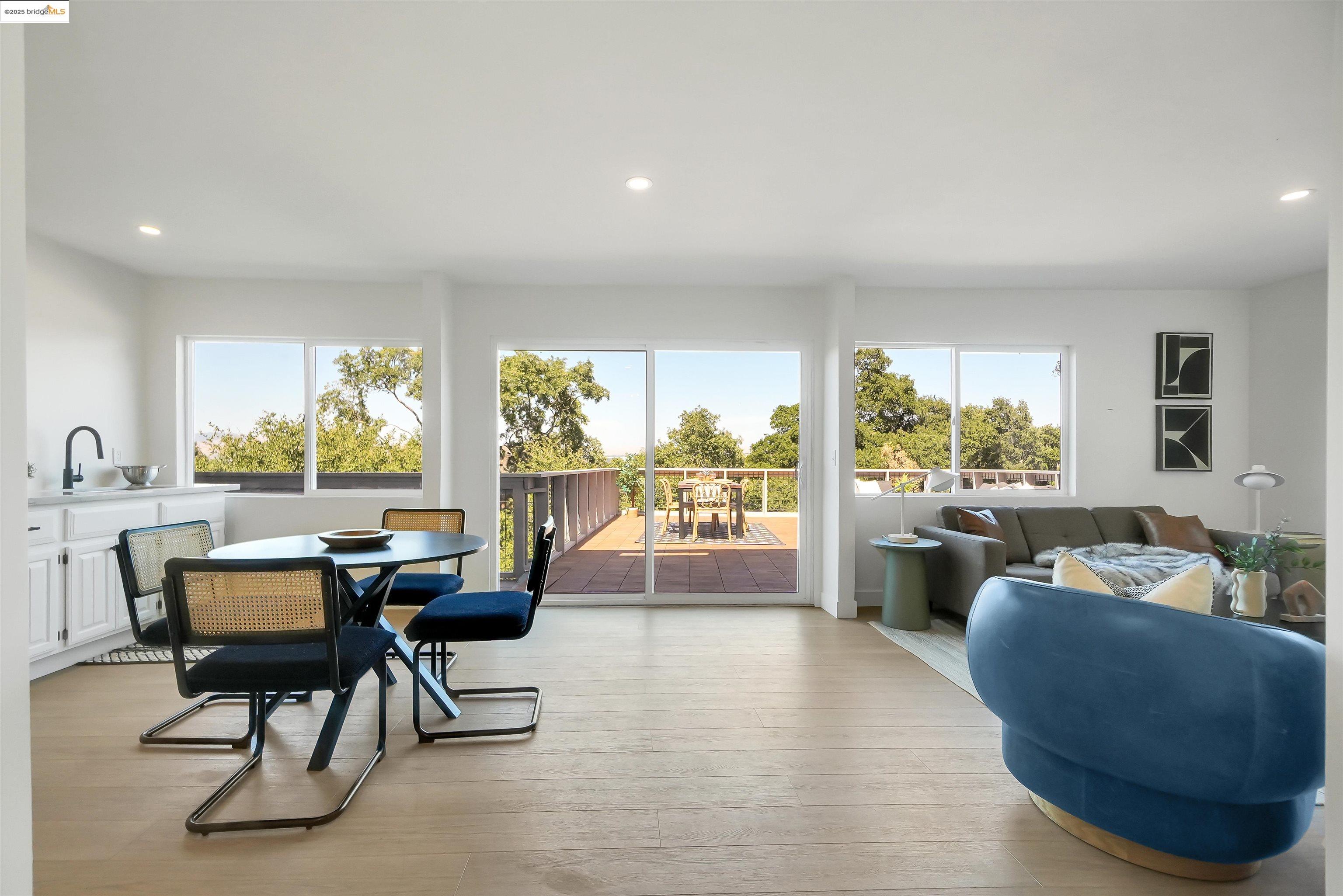Detail Gallery Image 28 of 53 For 102 Castlewood, Pleasanton,  CA 94566 - 5 Beds | 3 Baths