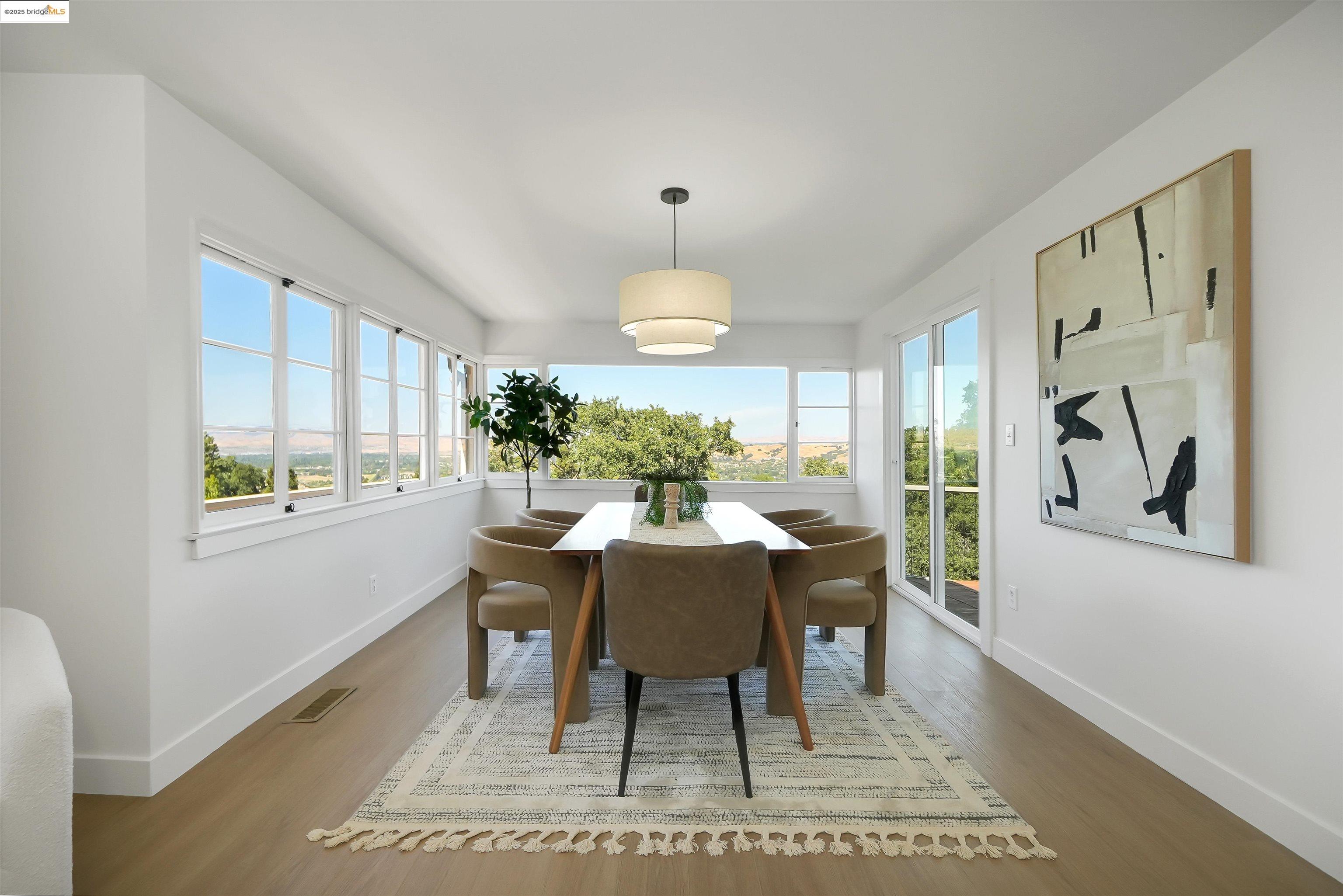 Detail Gallery Image 7 of 53 For 102 Castlewood, Pleasanton,  CA 94566 - 5 Beds | 3 Baths