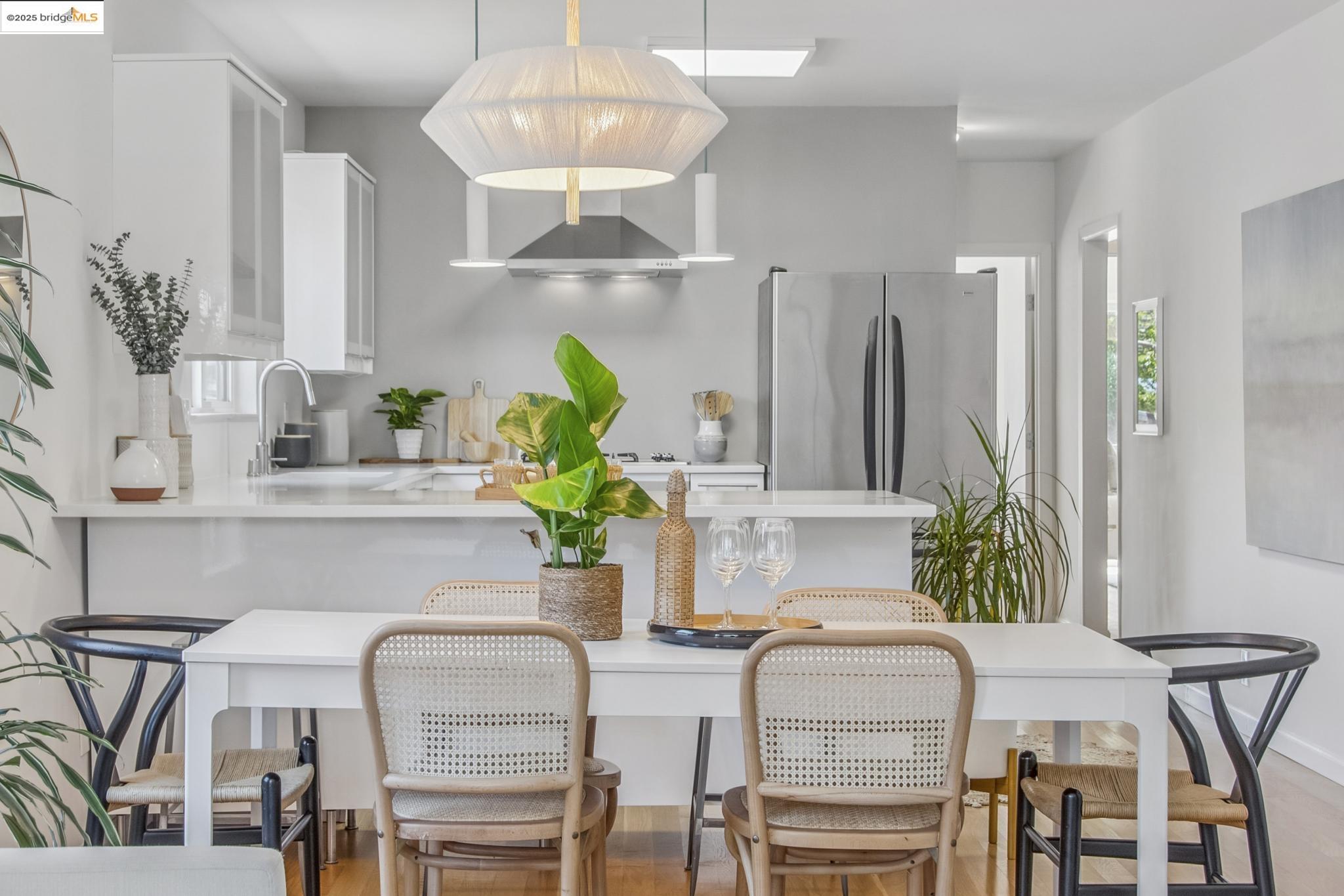 Detail Gallery Image 11 of 59 For 1516 Parker St, Berkeley,  CA 94703 - 3 Beds | 2 Baths