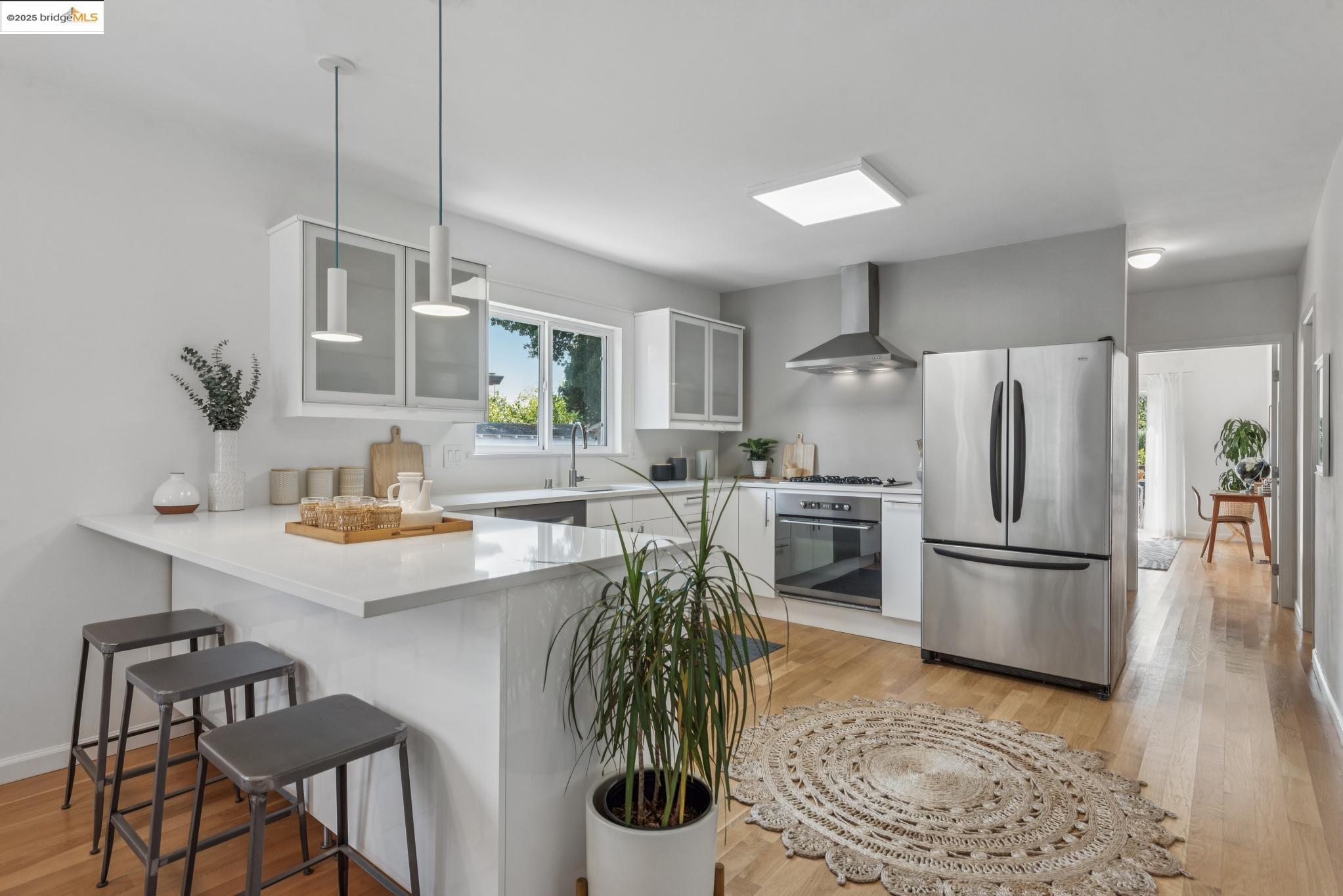 Detail Gallery Image 14 of 59 For 1516 Parker St, Berkeley,  CA 94703 - 3 Beds | 2 Baths