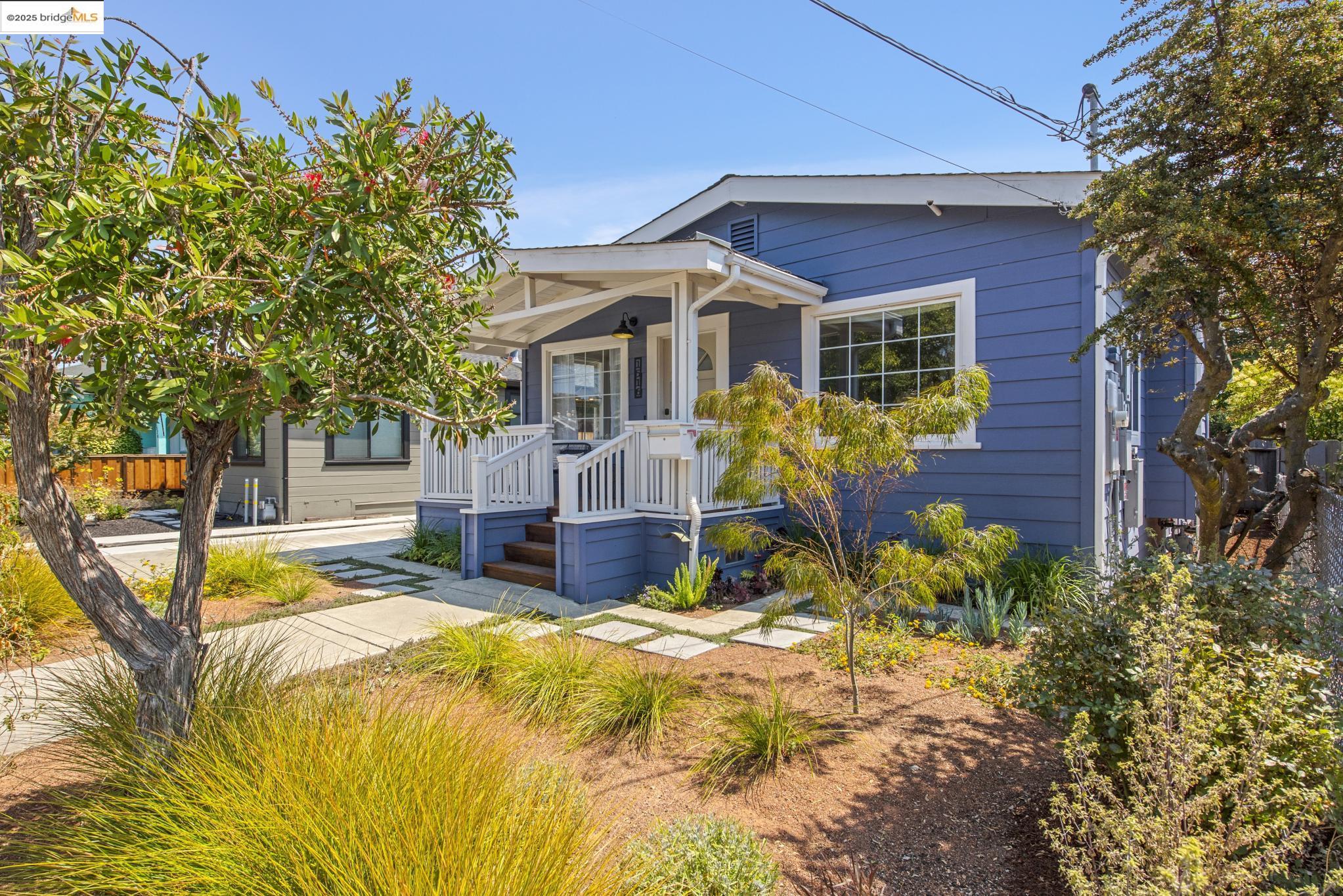 Detail Gallery Image 3 of 59 For 1516 Parker St, Berkeley,  CA 94703 - 3 Beds | 2 Baths