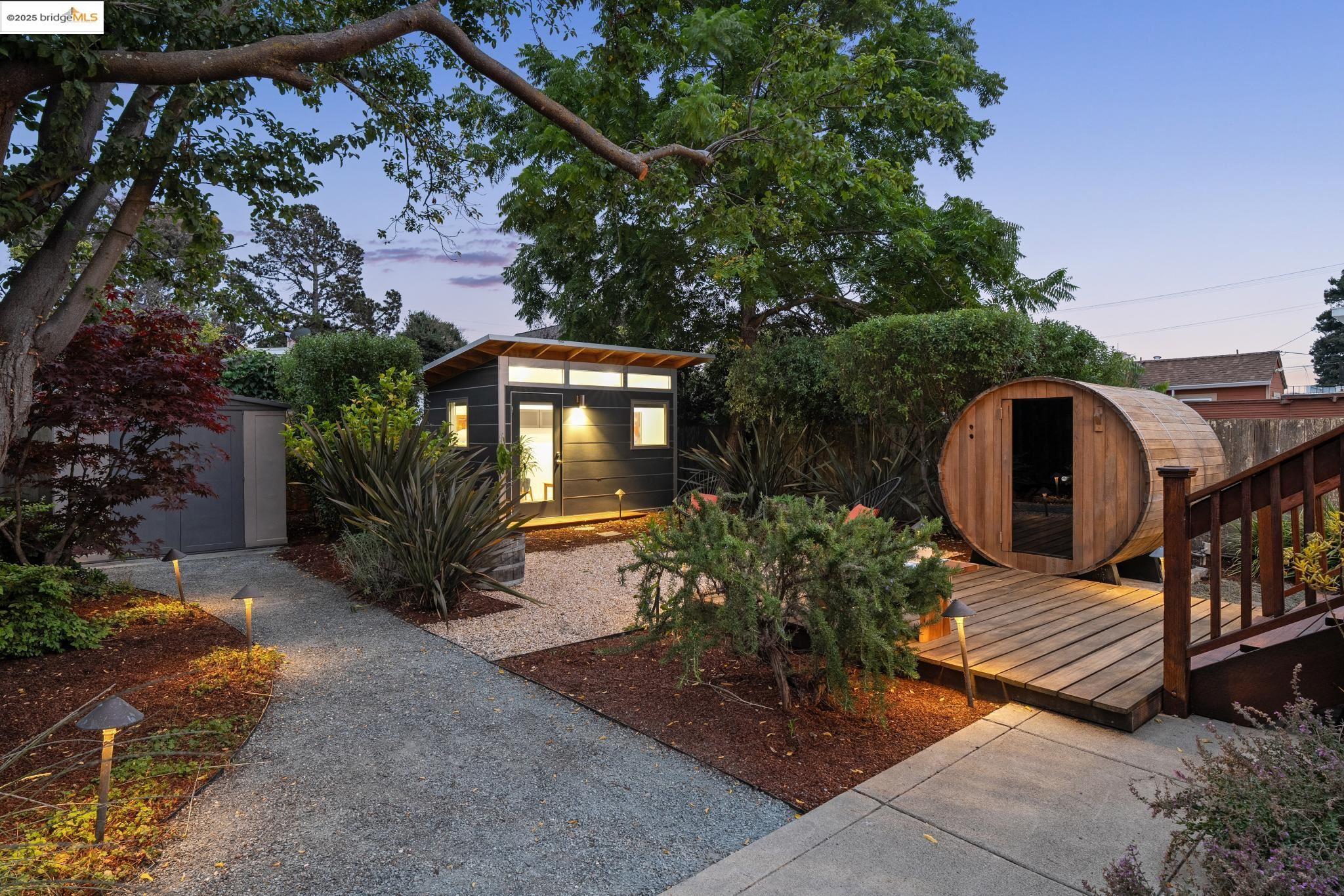 Detail Gallery Image 46 of 59 For 1516 Parker St, Berkeley,  CA 94703 - 3 Beds | 2 Baths