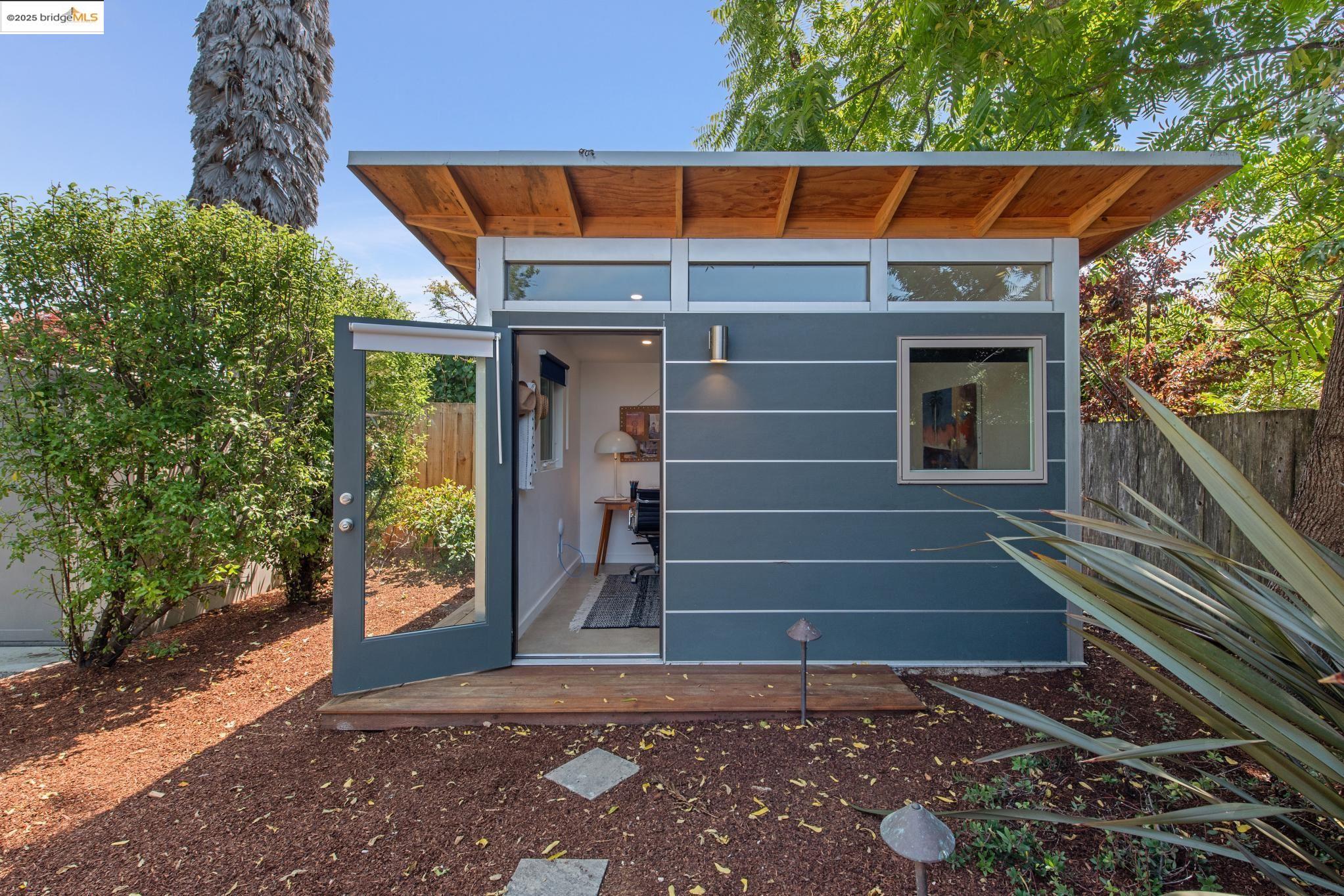 Detail Gallery Image 49 of 59 For 1516 Parker St, Berkeley,  CA 94703 - 3 Beds | 2 Baths