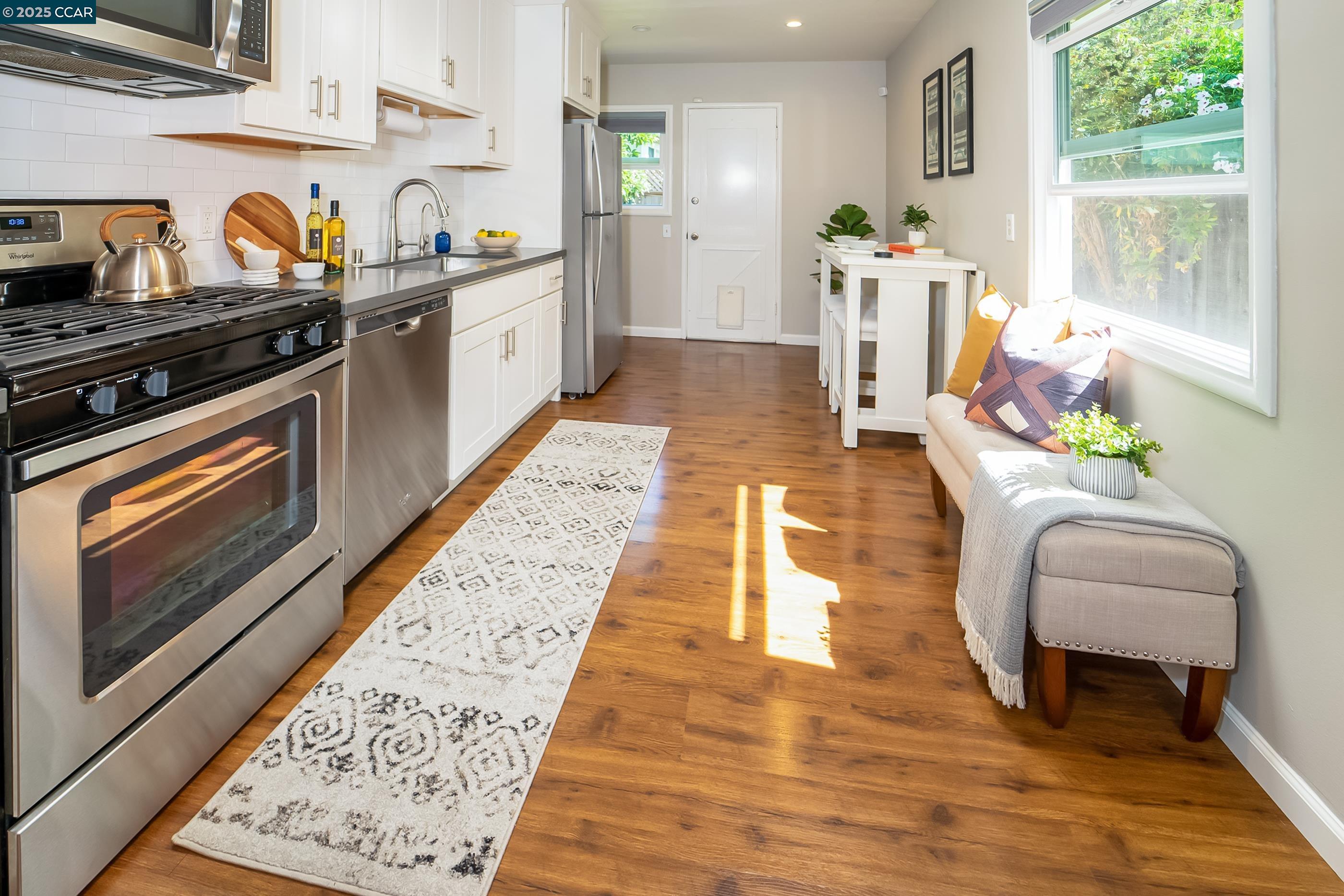 Detail Gallery Image 15 of 39 For 1058 Victoria Ave, San Leandro,  CA 94577 - 2 Beds | 1 Baths