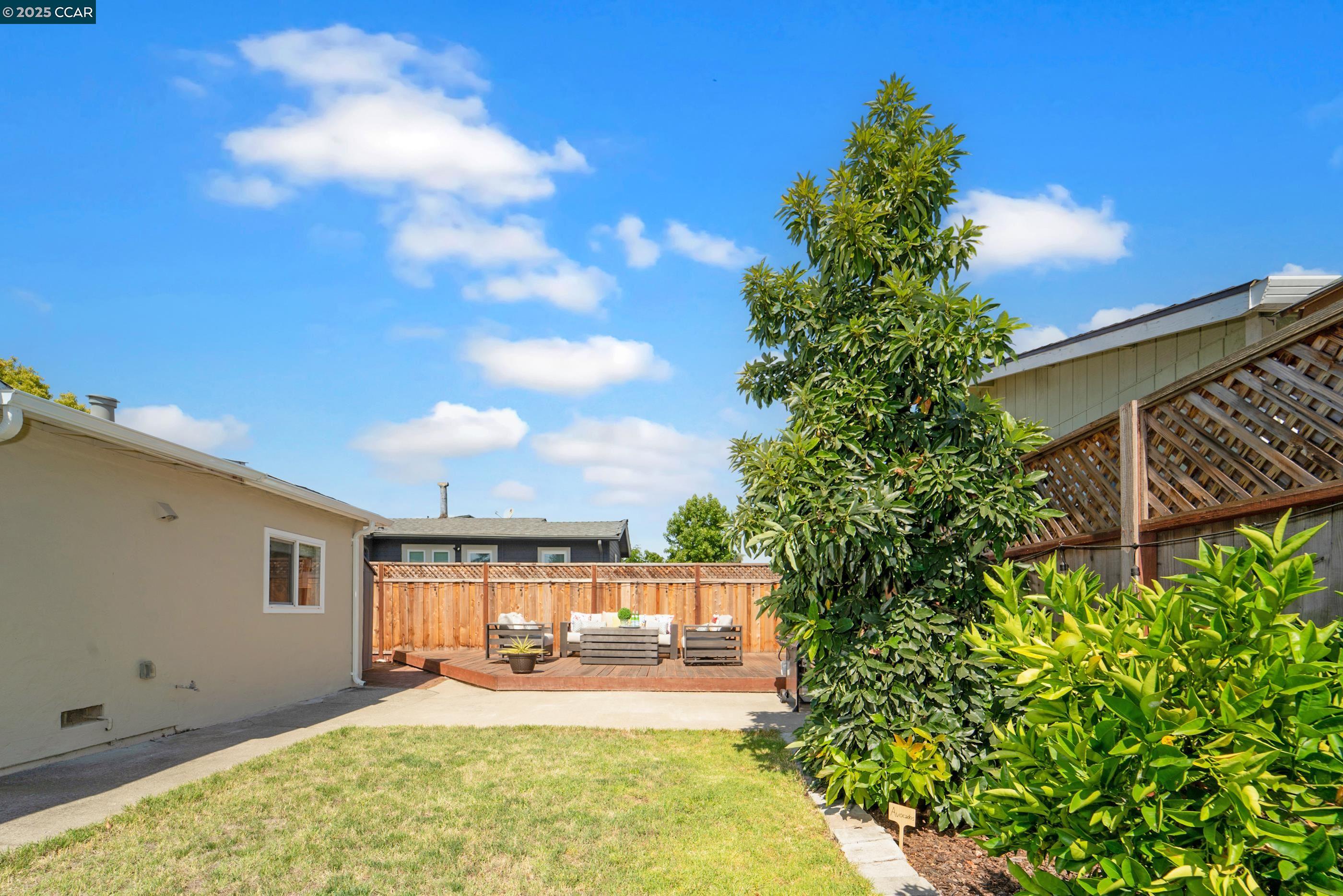 Detail Gallery Image 22 of 39 For 1058 Victoria Ave, San Leandro,  CA 94577 - 2 Beds | 1 Baths