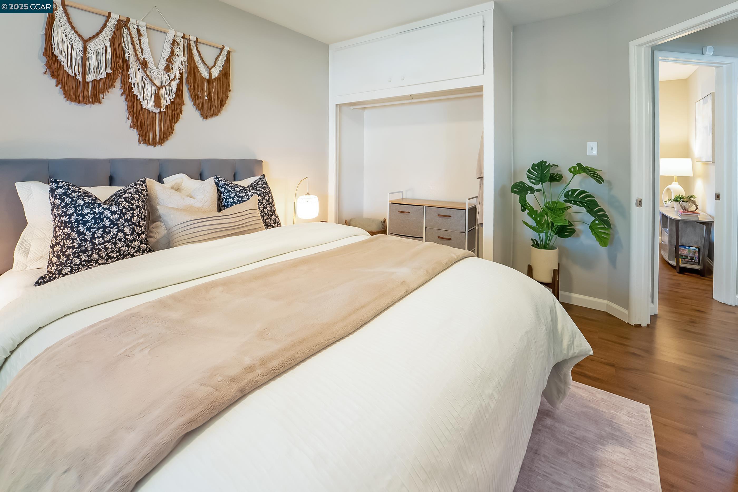 Detail Gallery Image 10 of 39 For 1058 Victoria Ave, San Leandro,  CA 94577 - 2 Beds | 1 Baths