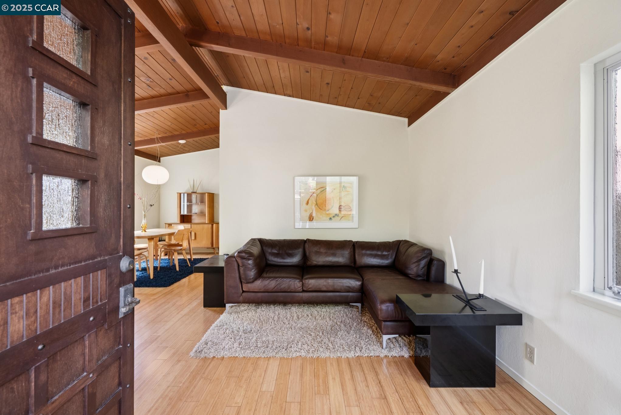 Detail Gallery Image 11 of 56 For 1060 Curtis Street, Albany,  CA 94706 - 2 Beds | 1 Baths