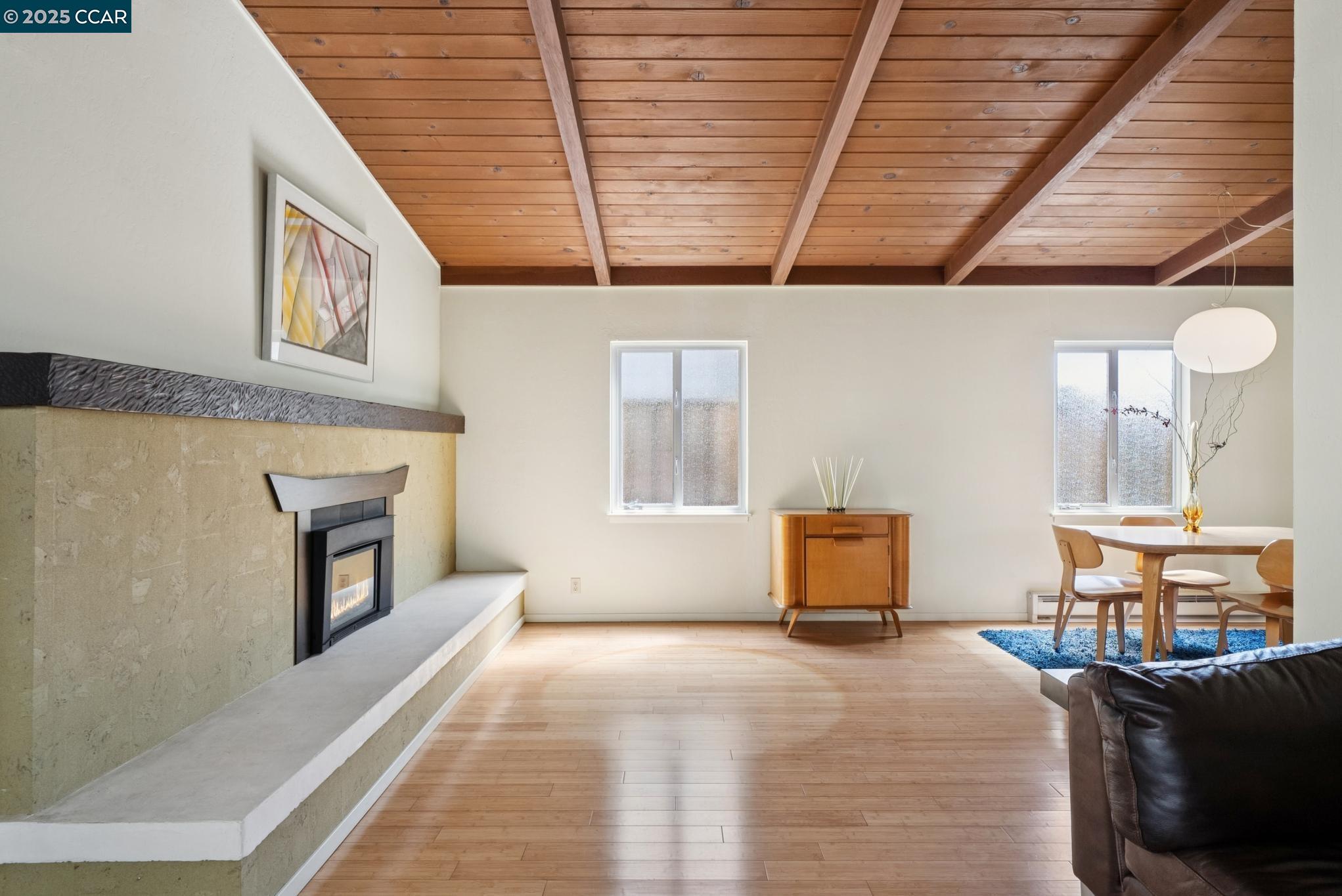 Detail Gallery Image 13 of 56 For 1060 Curtis Street, Albany,  CA 94706 - 2 Beds | 1 Baths