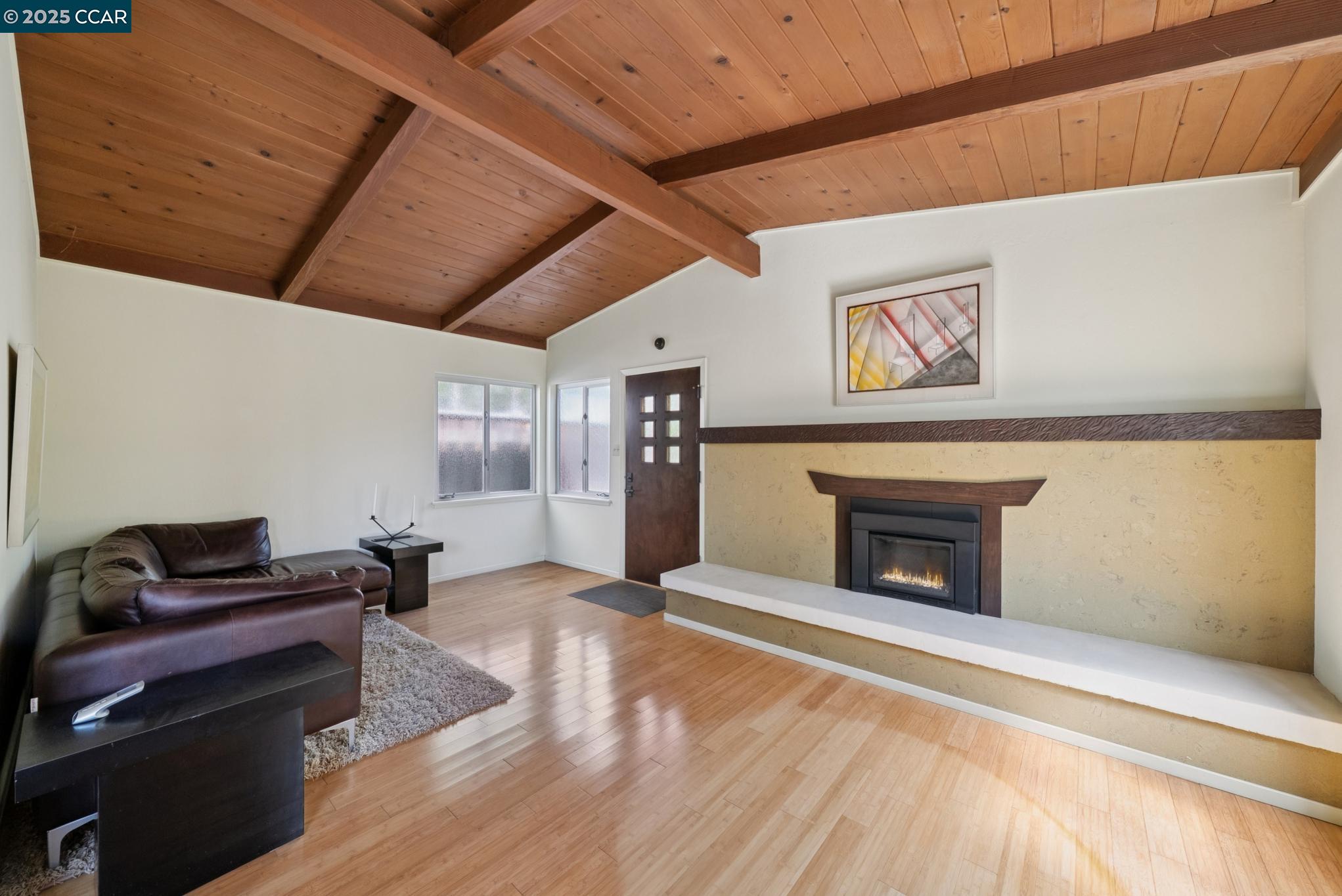Detail Gallery Image 16 of 56 For 1060 Curtis Street, Albany,  CA 94706 - 2 Beds | 1 Baths