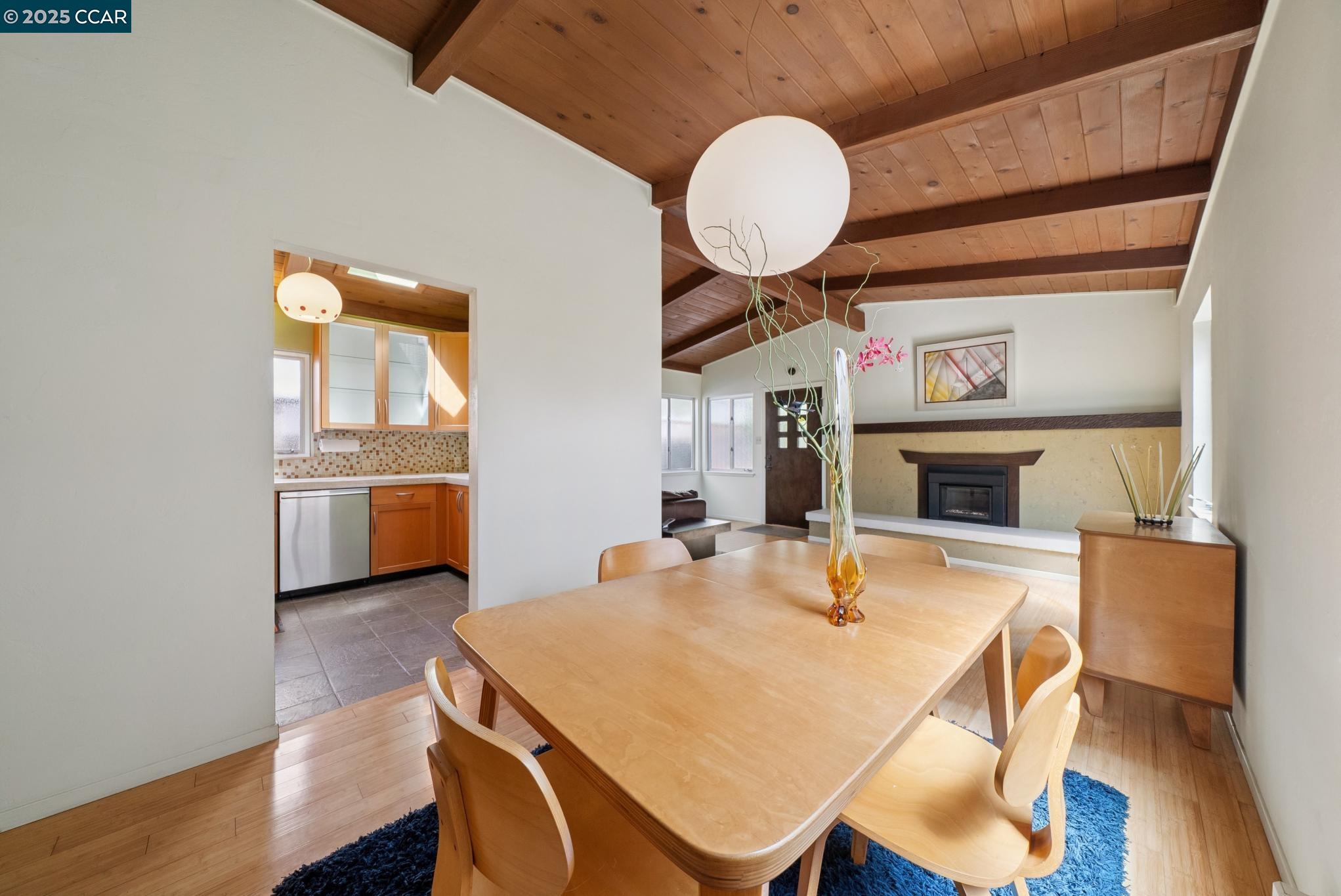 Detail Gallery Image 21 of 56 For 1060 Curtis Street, Albany,  CA 94706 - 2 Beds | 1 Baths