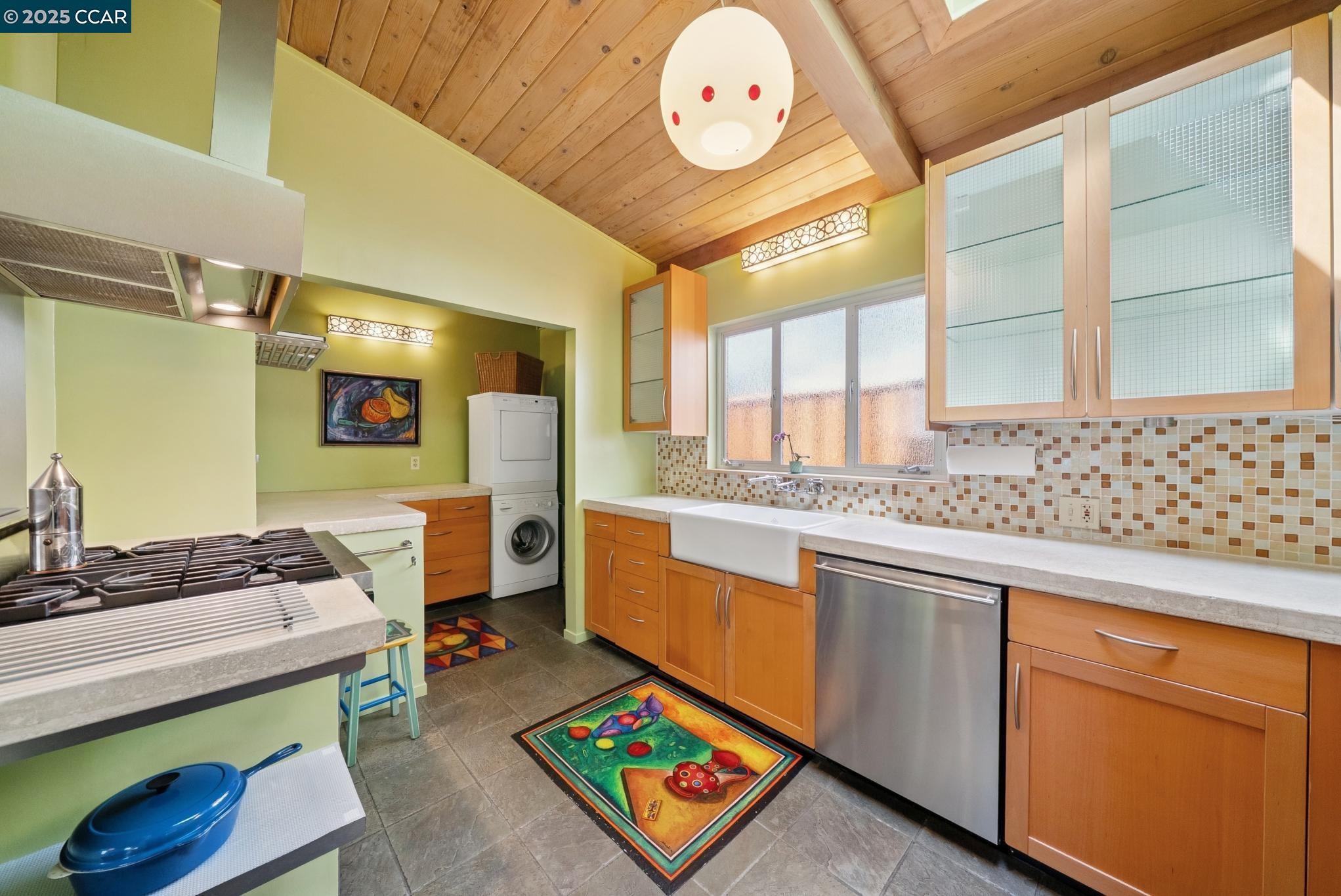 Detail Gallery Image 23 of 56 For 1060 Curtis Street, Albany,  CA 94706 - 2 Beds | 1 Baths