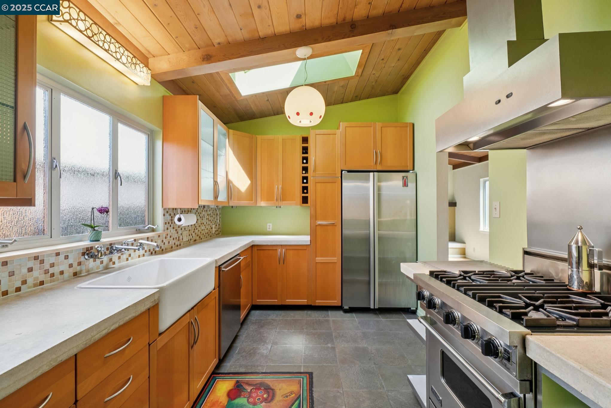Detail Gallery Image 25 of 56 For 1060 Curtis Street, Albany,  CA 94706 - 2 Beds | 1 Baths