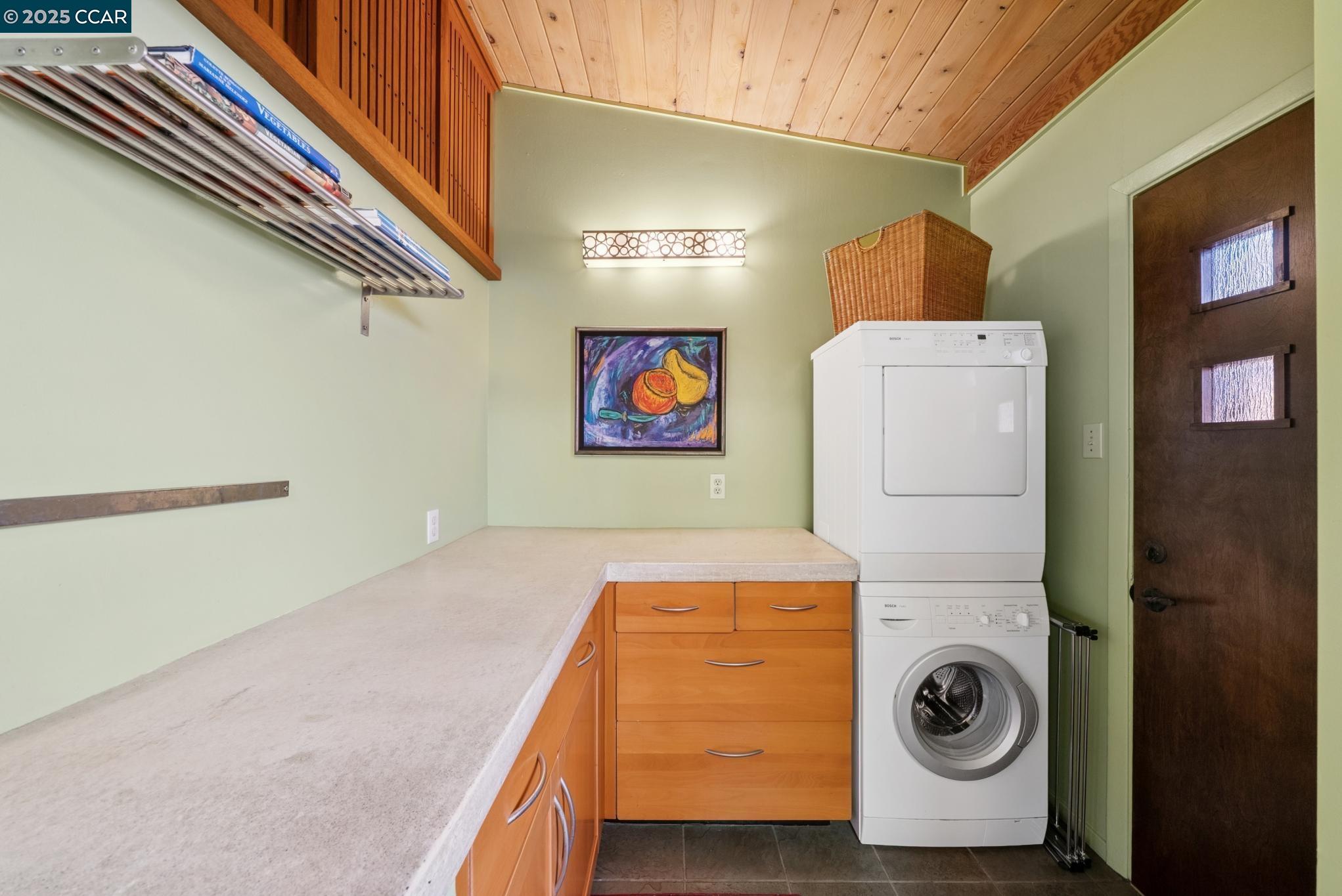 Detail Gallery Image 27 of 56 For 1060 Curtis Street, Albany,  CA 94706 - 2 Beds | 1 Baths