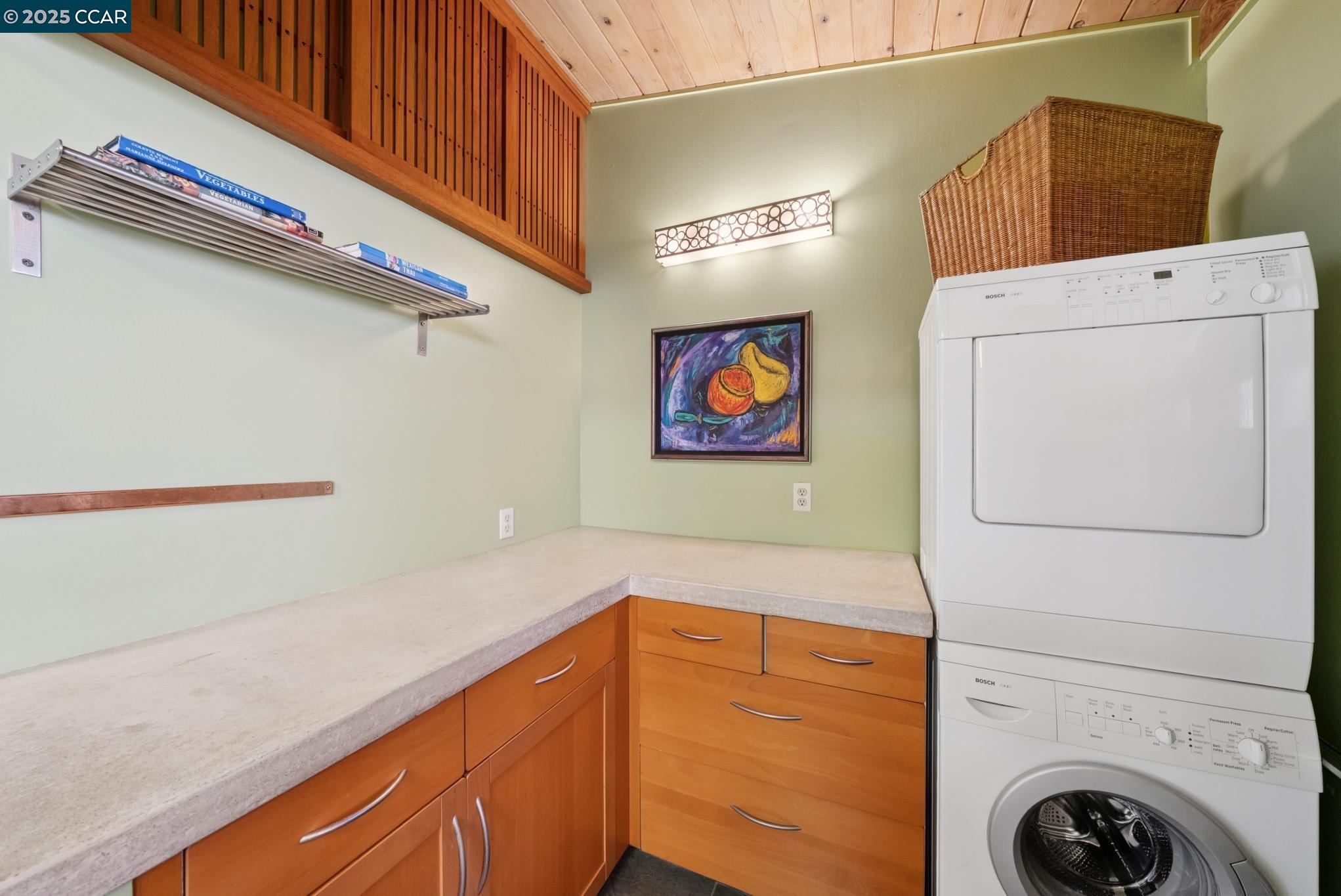 Detail Gallery Image 28 of 56 For 1060 Curtis Street, Albany,  CA 94706 - 2 Beds | 1 Baths
