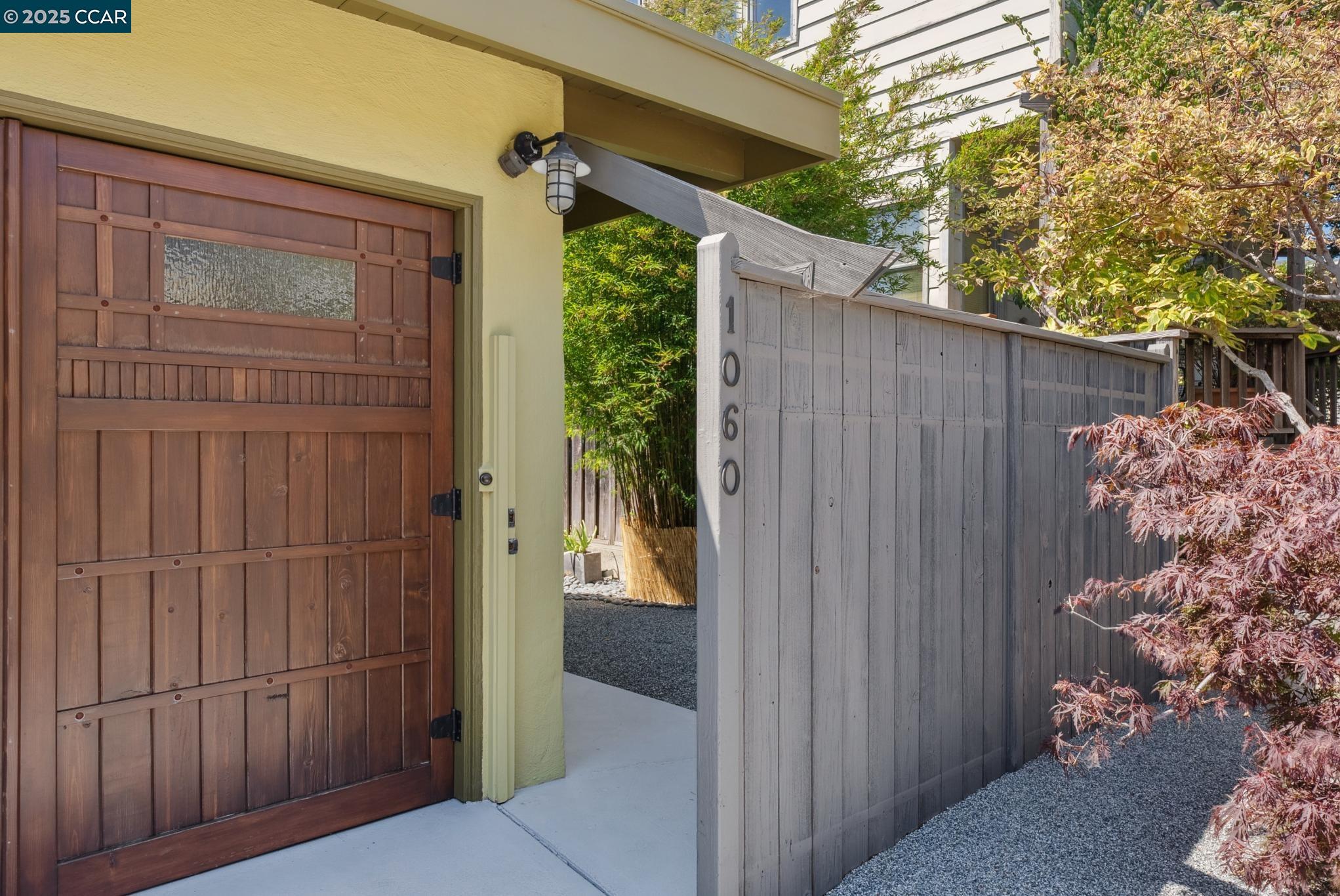 Detail Gallery Image 5 of 56 For 1060 Curtis Street, Albany,  CA 94706 - 2 Beds | 1 Baths