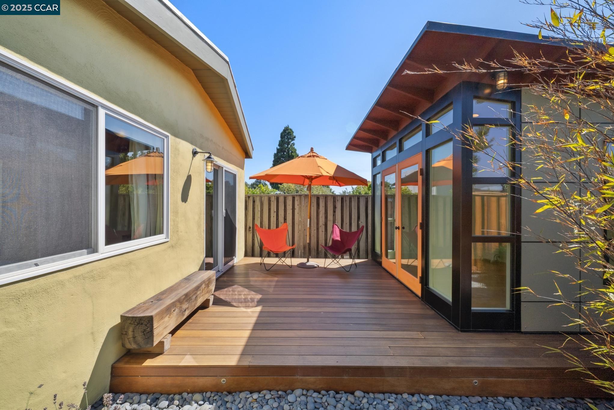 Detail Gallery Image 41 of 56 For 1060 Curtis Street, Albany,  CA 94706 - 2 Beds | 1 Baths