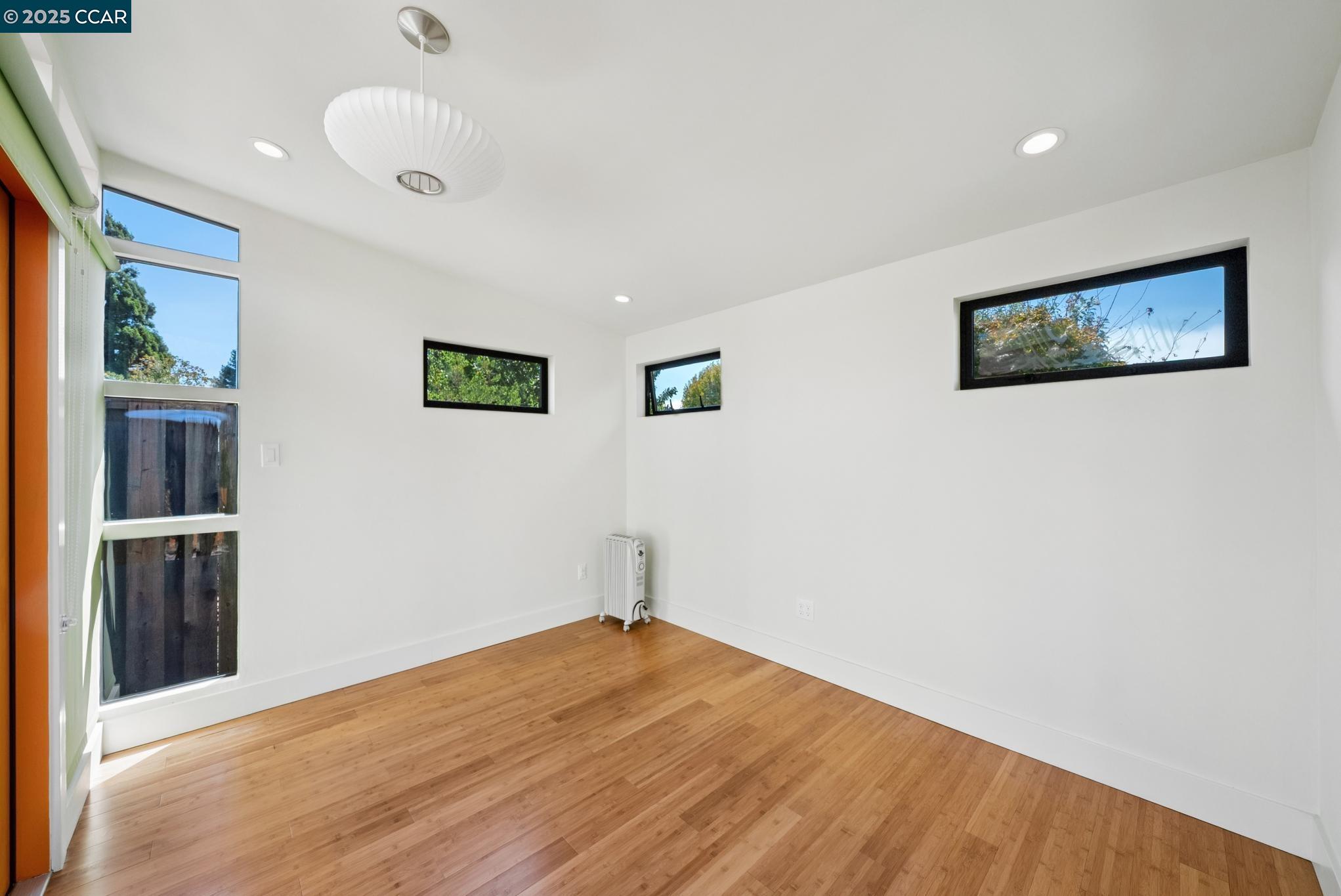 Detail Gallery Image 43 of 56 For 1060 Curtis Street, Albany,  CA 94706 - 2 Beds | 1 Baths