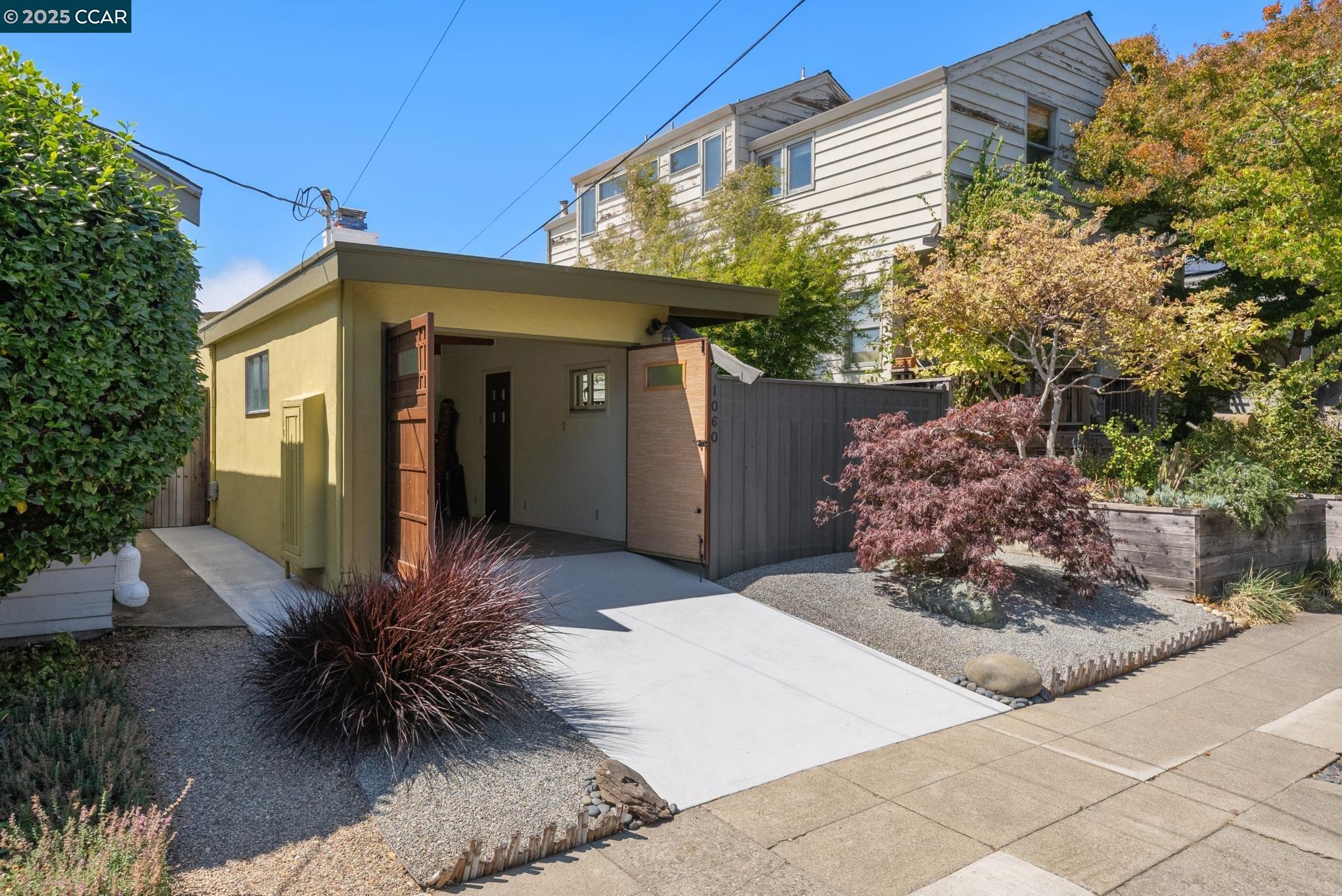 Detail Gallery Image 49 of 56 For 1060 Curtis Street, Albany,  CA 94706 - 2 Beds | 1 Baths