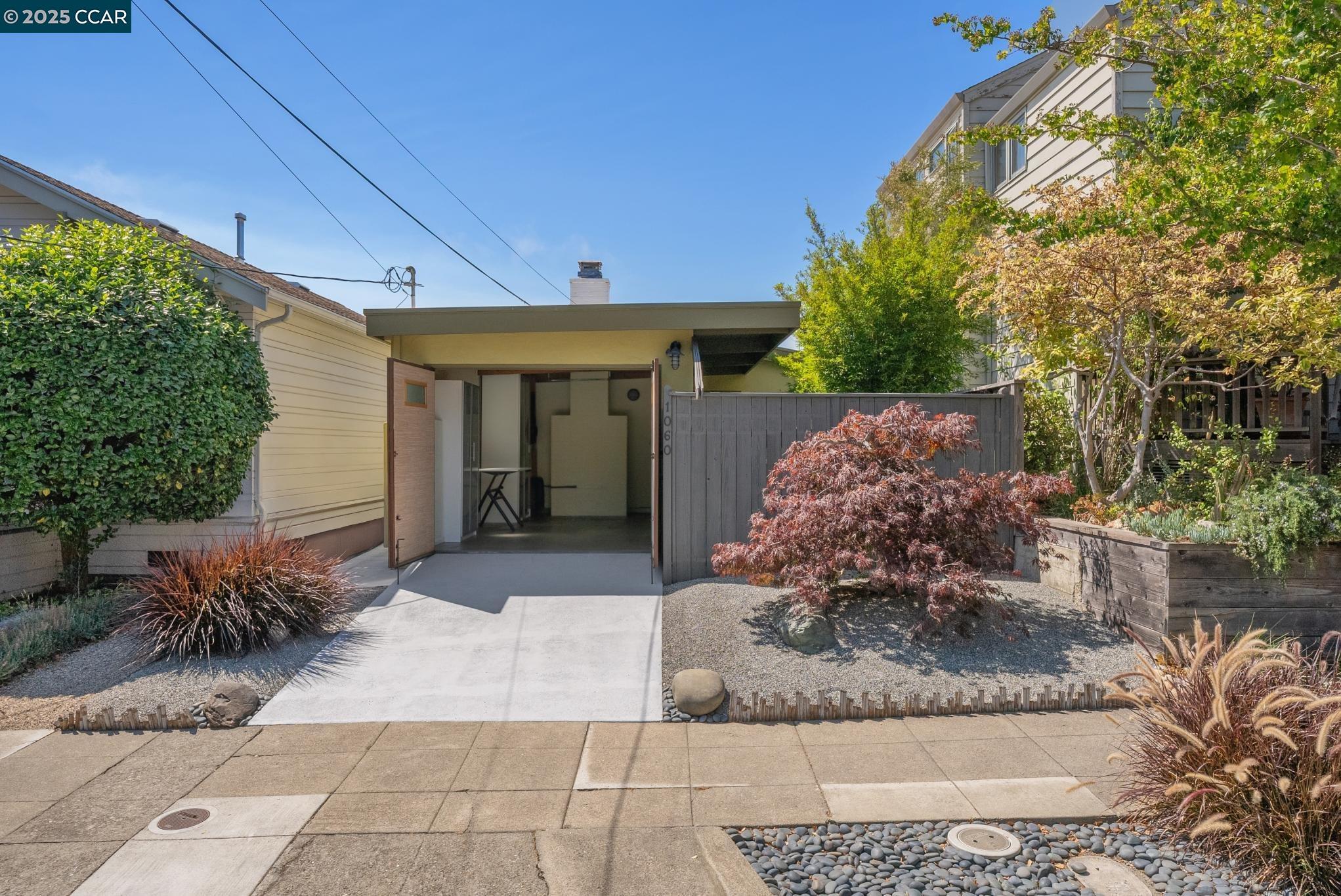 Detail Gallery Image 50 of 56 For 1060 Curtis Street, Albany,  CA 94706 - 2 Beds | 1 Baths