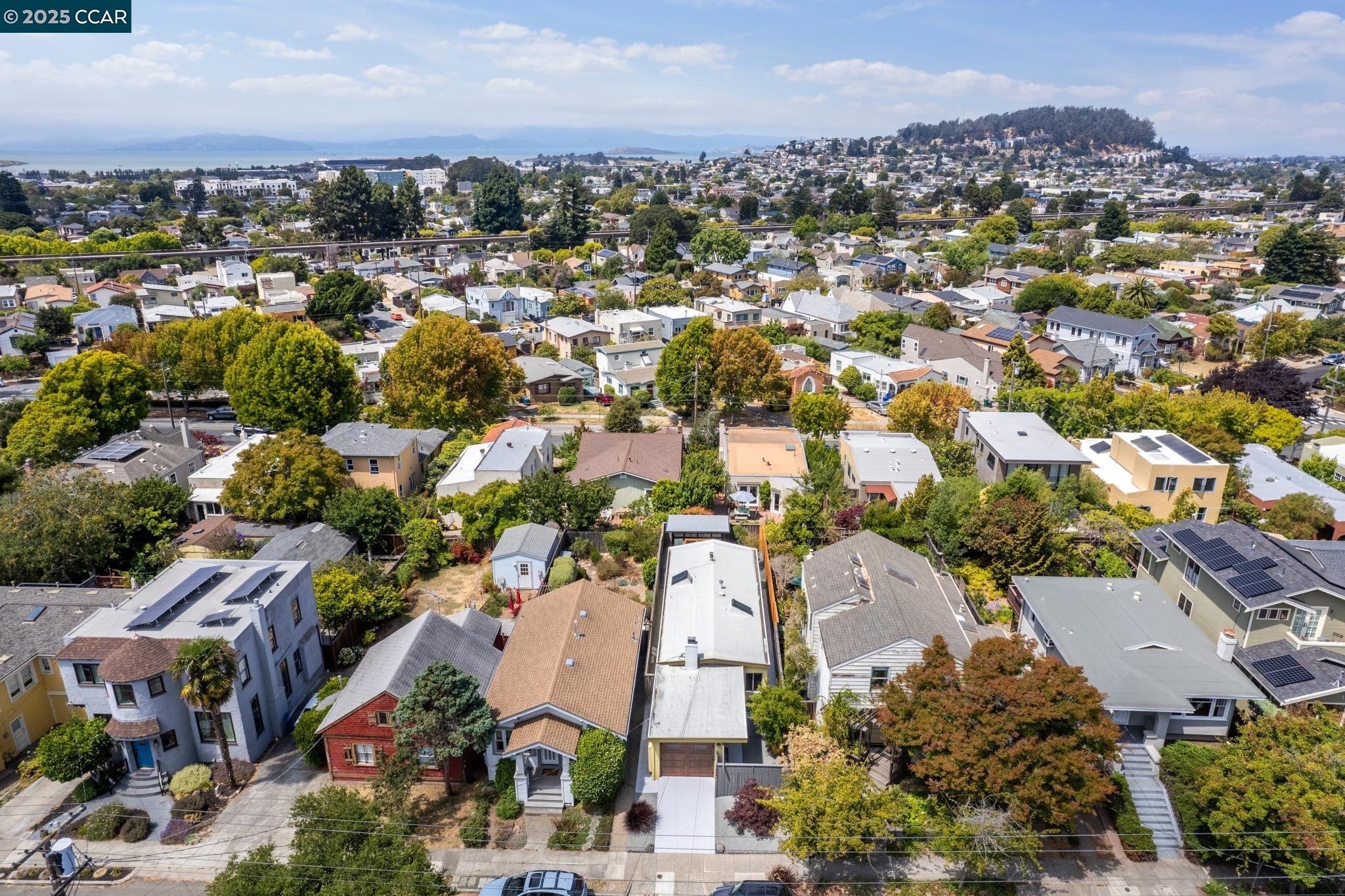 Detail Gallery Image 54 of 56 For 1060 Curtis Street, Albany,  CA 94706 - 2 Beds | 1 Baths