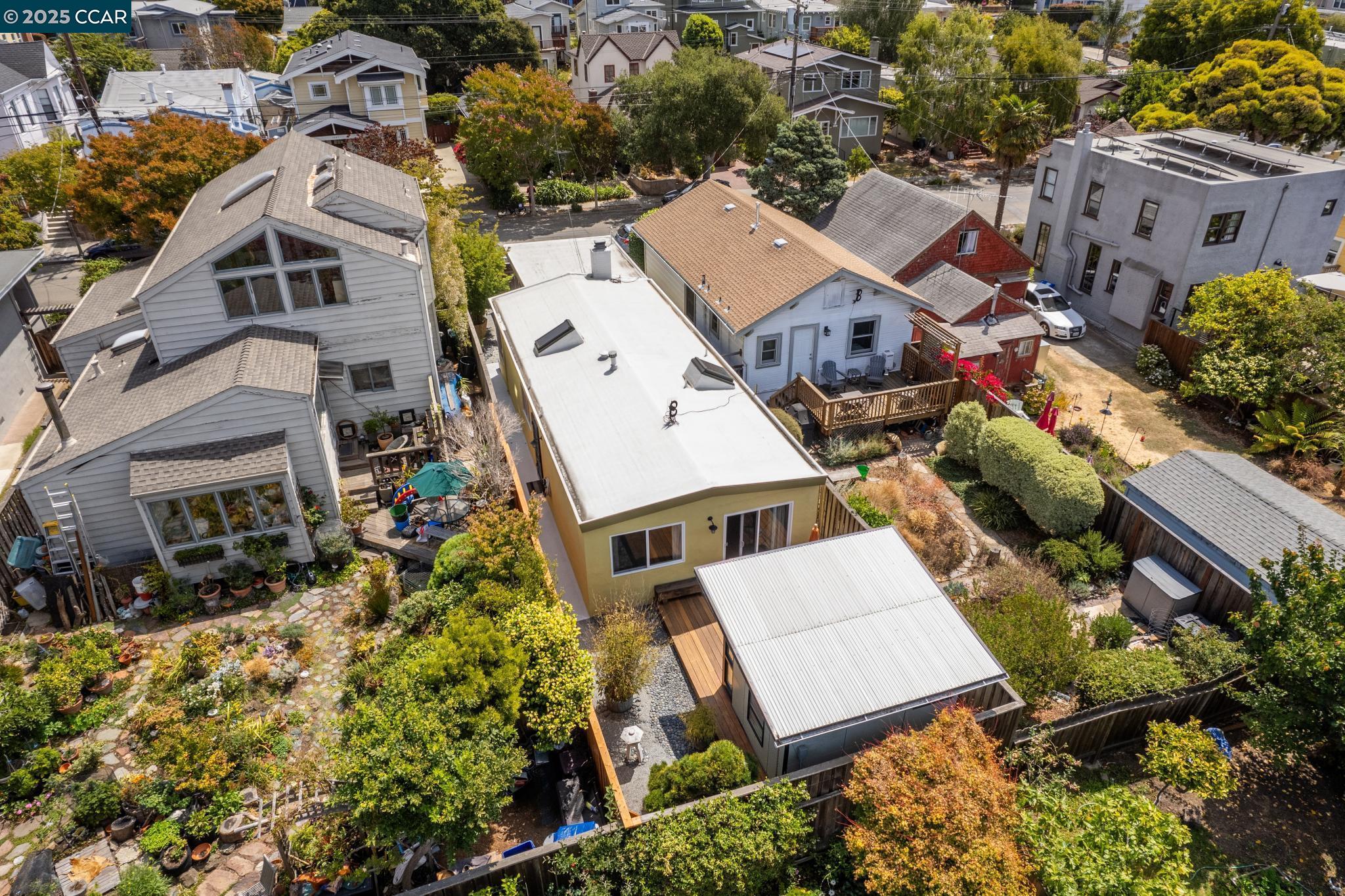 Detail Gallery Image 55 of 56 For 1060 Curtis Street, Albany,  CA 94706 - 2 Beds | 1 Baths