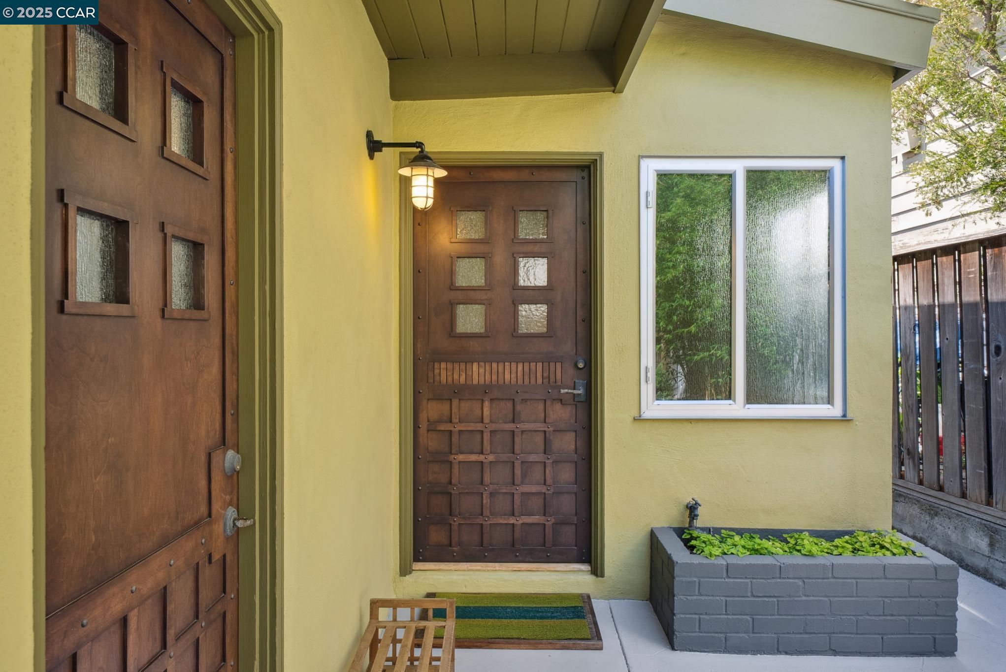 Detail Gallery Image 10 of 56 For 1060 Curtis Street, Albany,  CA 94706 - 2 Beds | 1 Baths