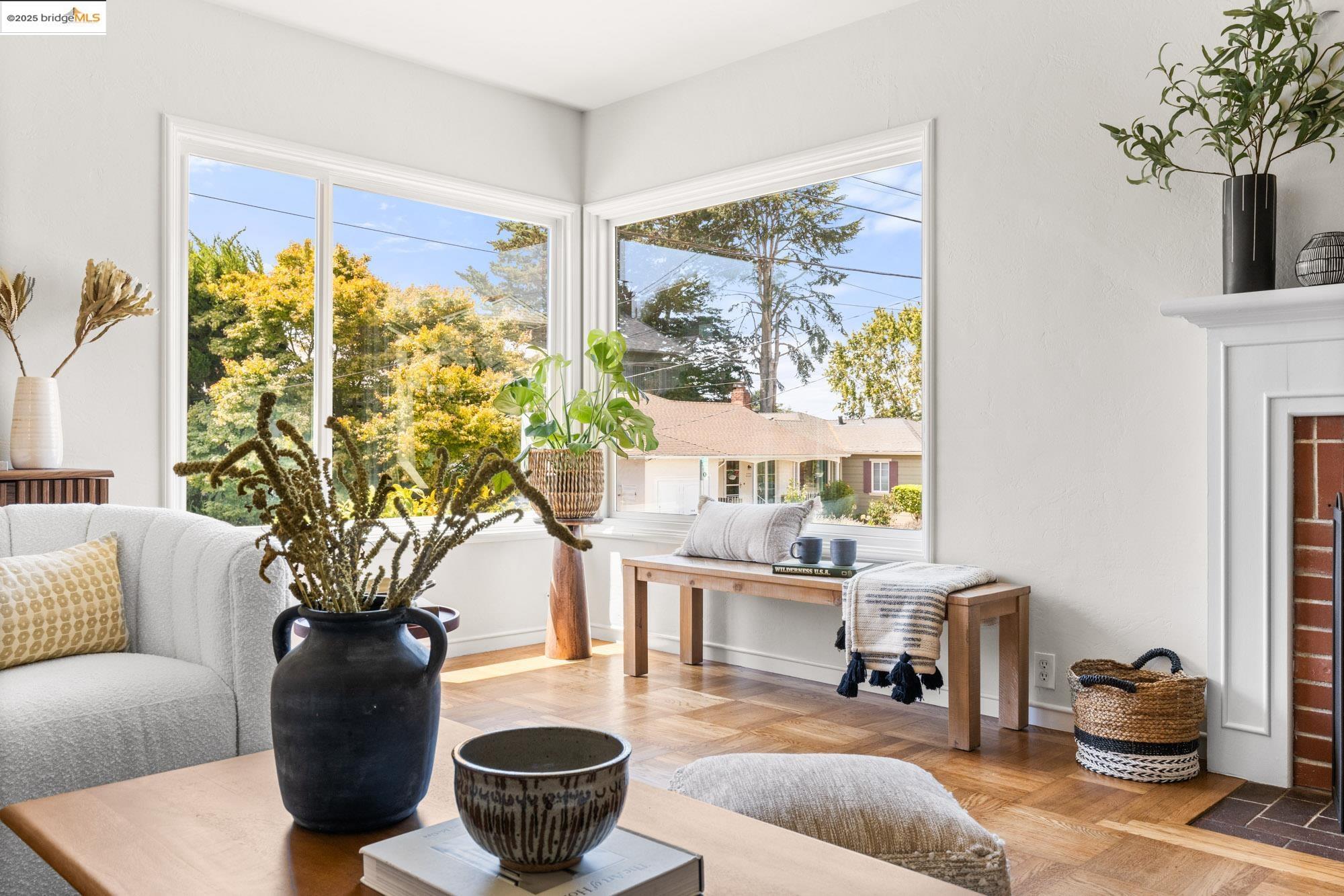 Detail Gallery Image 11 of 46 For 1420 Catherine Dr, Berkeley,  CA 94702 - 2 Beds | 1 Baths