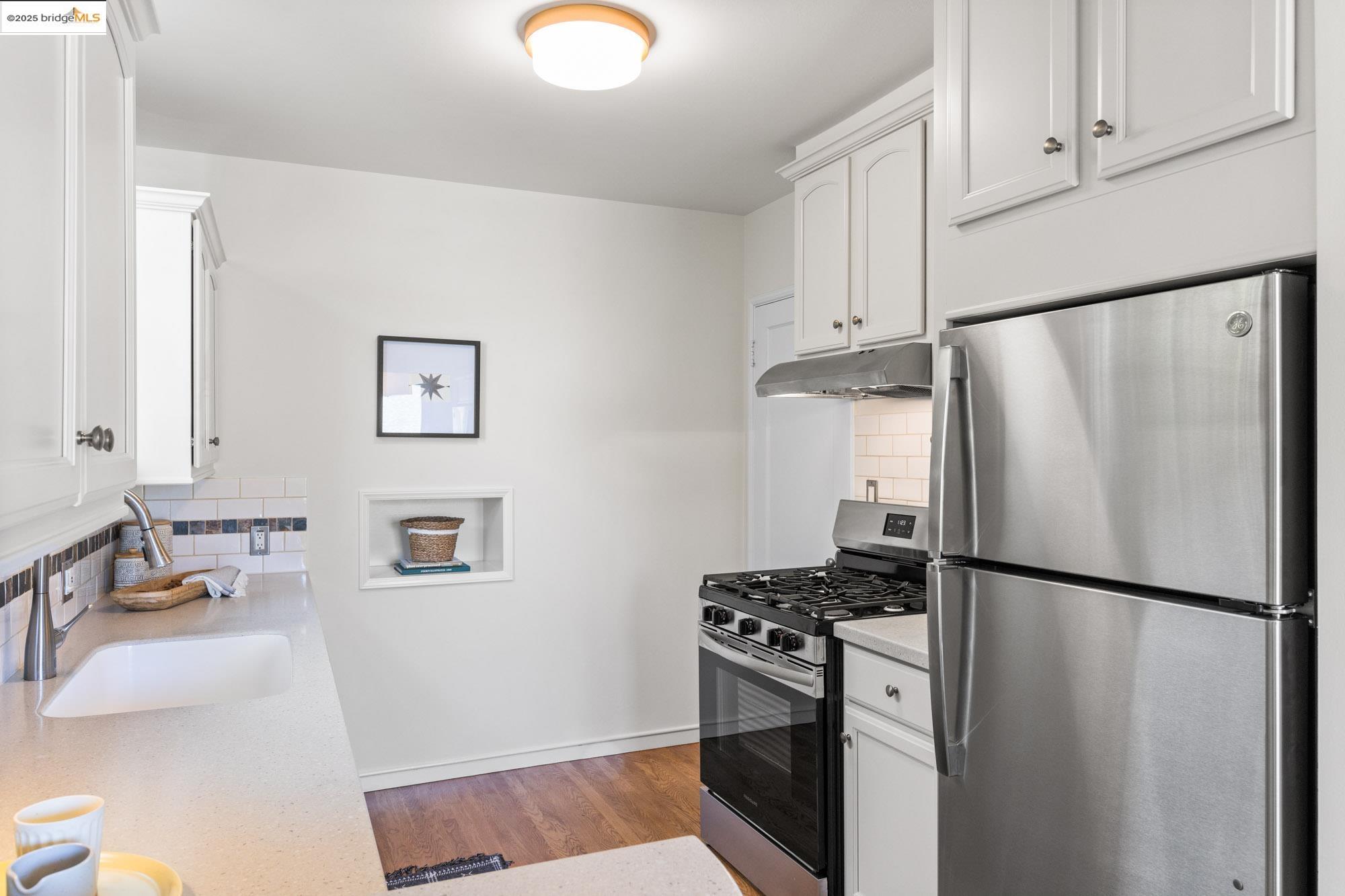 Detail Gallery Image 21 of 46 For 1420 Catherine Dr, Berkeley,  CA 94702 - 2 Beds | 1 Baths