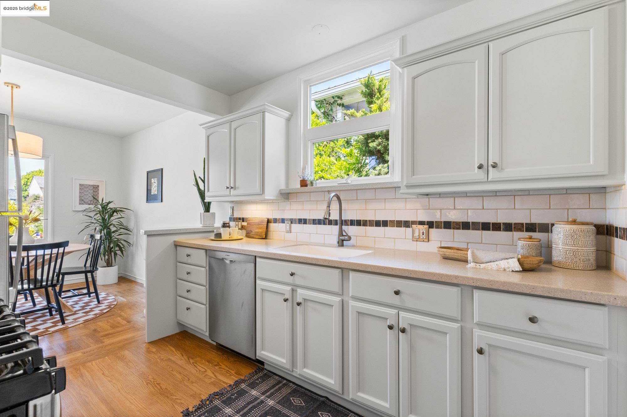 Detail Gallery Image 23 of 46 For 1420 Catherine Dr, Berkeley,  CA 94702 - 2 Beds | 1 Baths